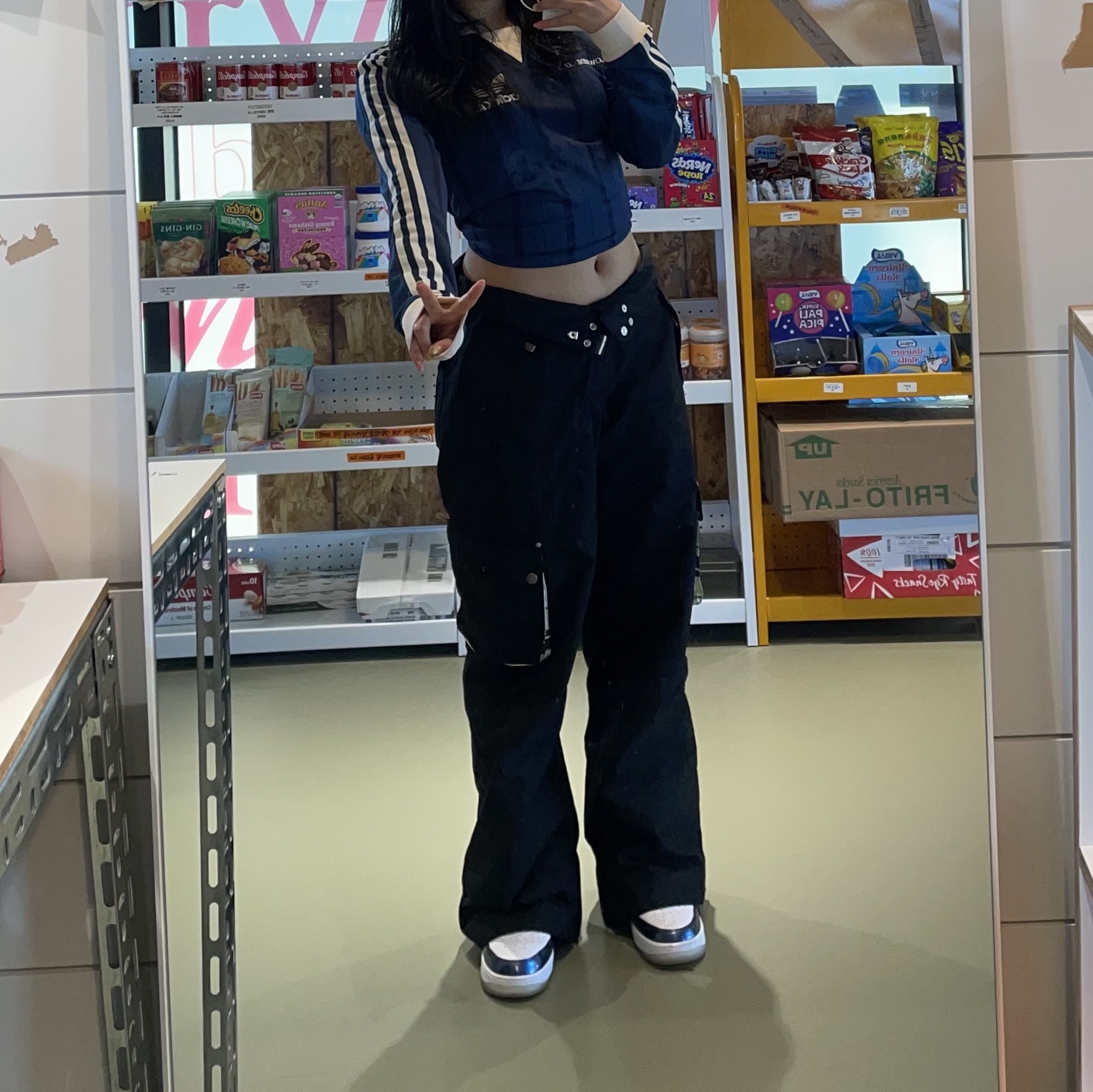 Nike Air Force 1 Mid QS University Red and Midnight Navy, Adidas Originals Grapic MRC Long Sleeve Jersey Crew Navy - KR Sizing 착용 스타일