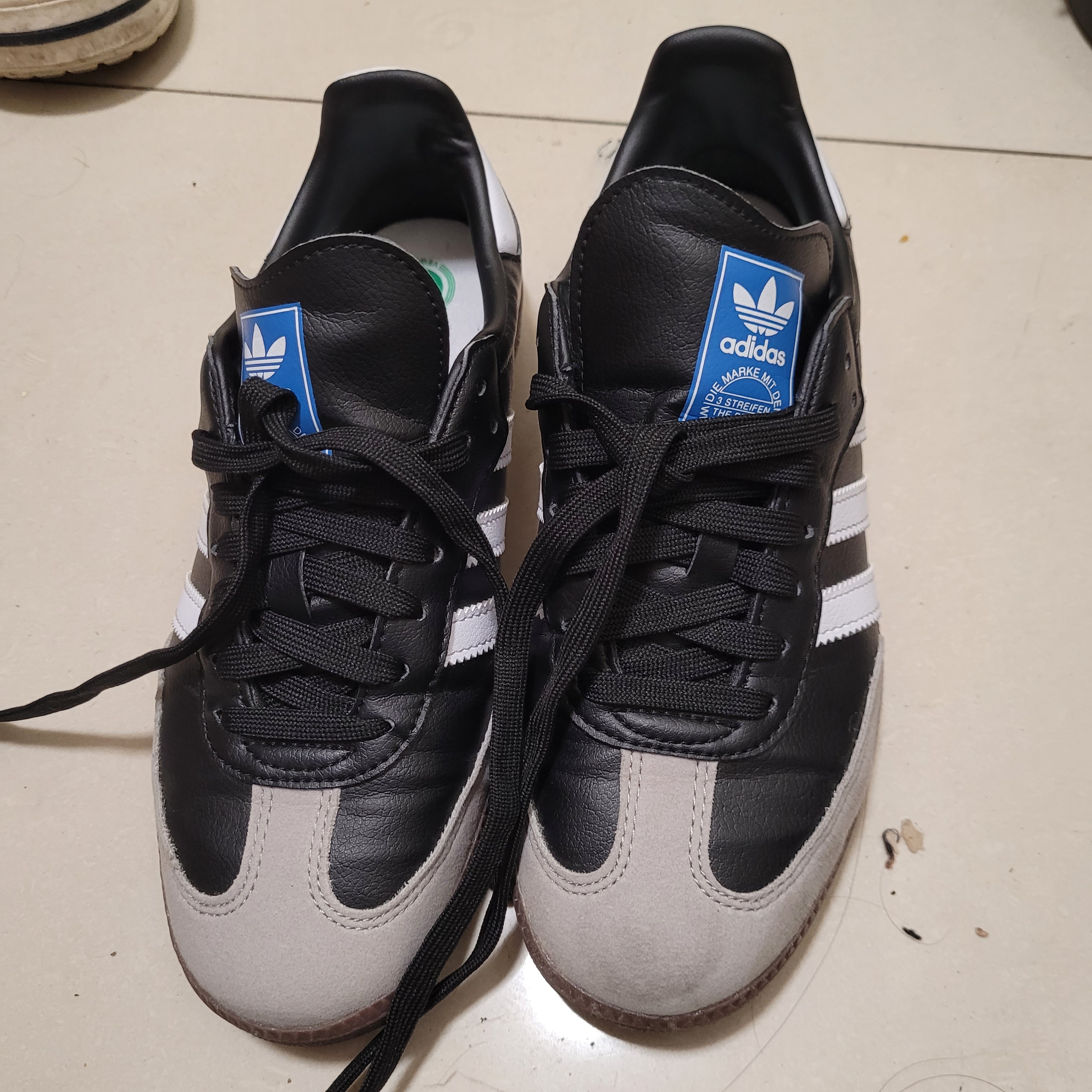 Adidas Samba Vegan Black White 착용 스타일