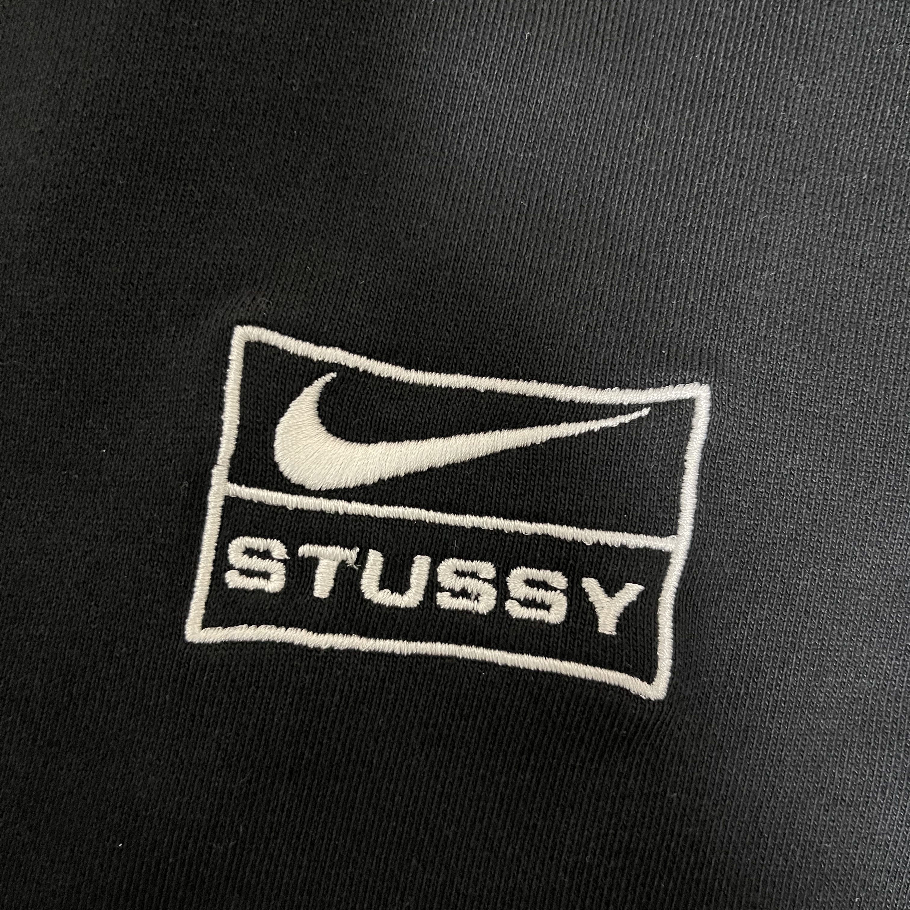 Nike x Stussy NRG Washed Fleece Crewneck Black (DO5310-010) 착용 스타일 - 1