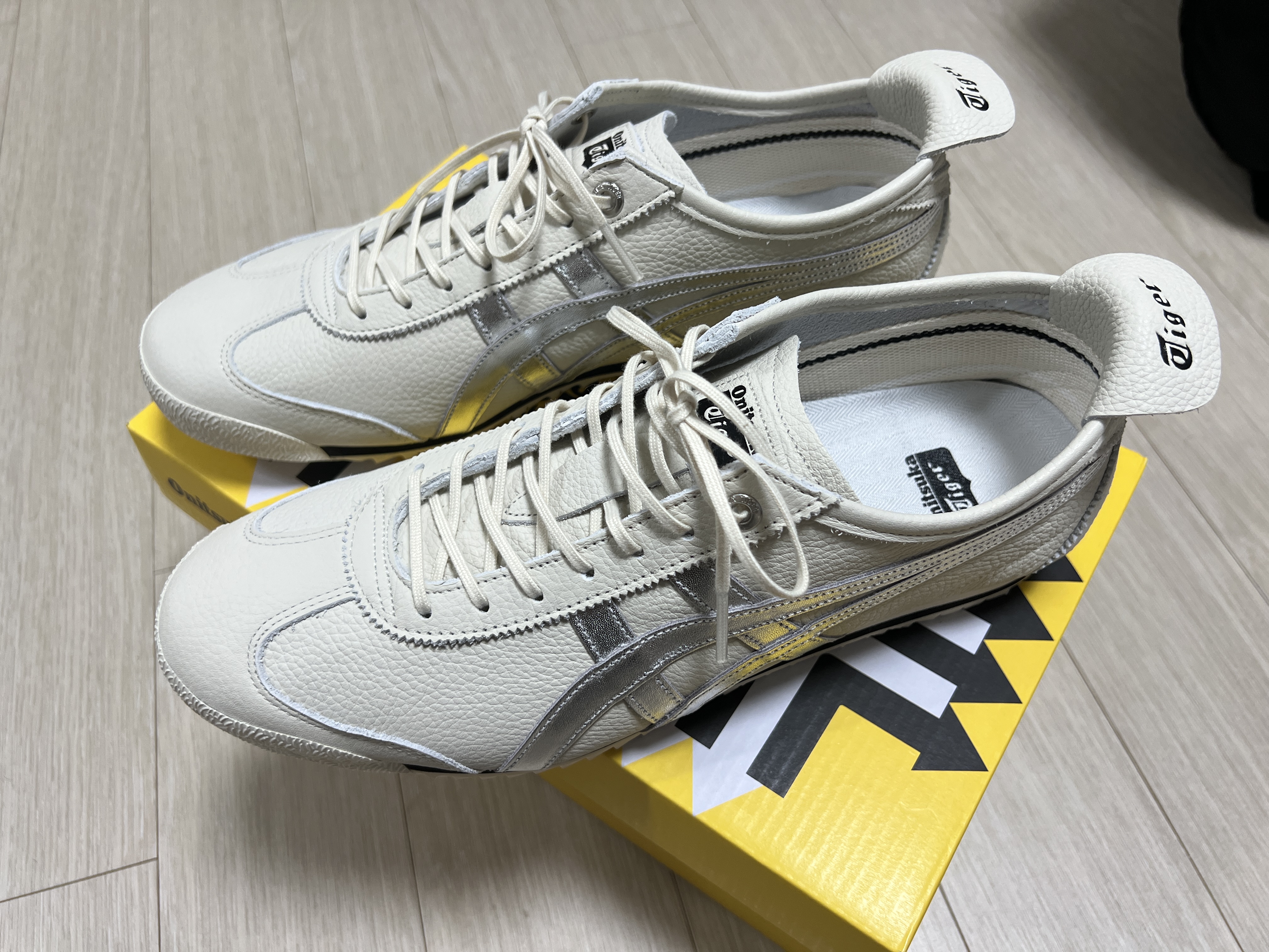 Onitsuka Tiger Mexico 66 SD Birch Silver 착용 스타일 - 1