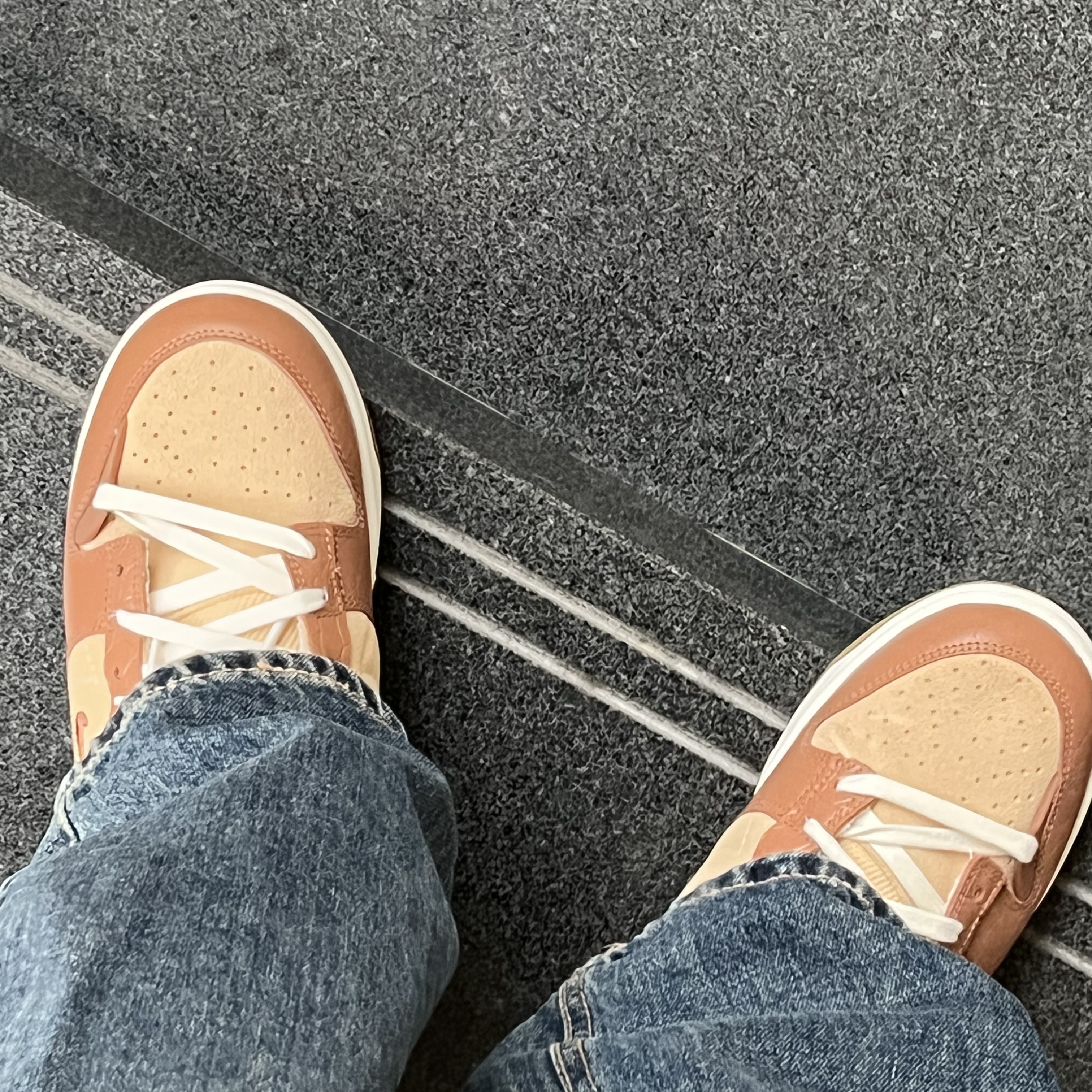 (W) Nike Dunk Low Disrupt 2 SE Mineral Clay 착용 스타일