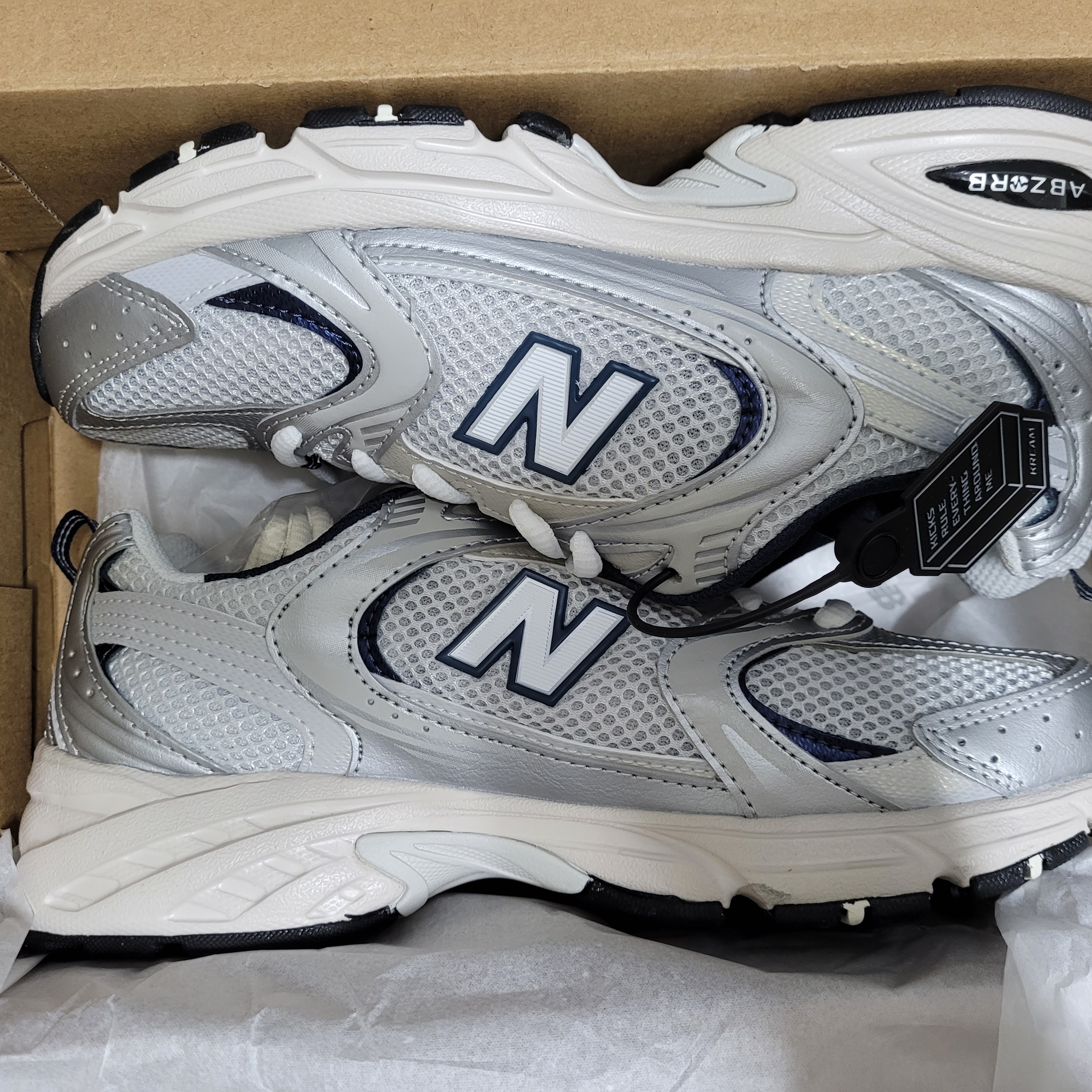 New Balance 530 Steel Grey 착용 스타일 - 3