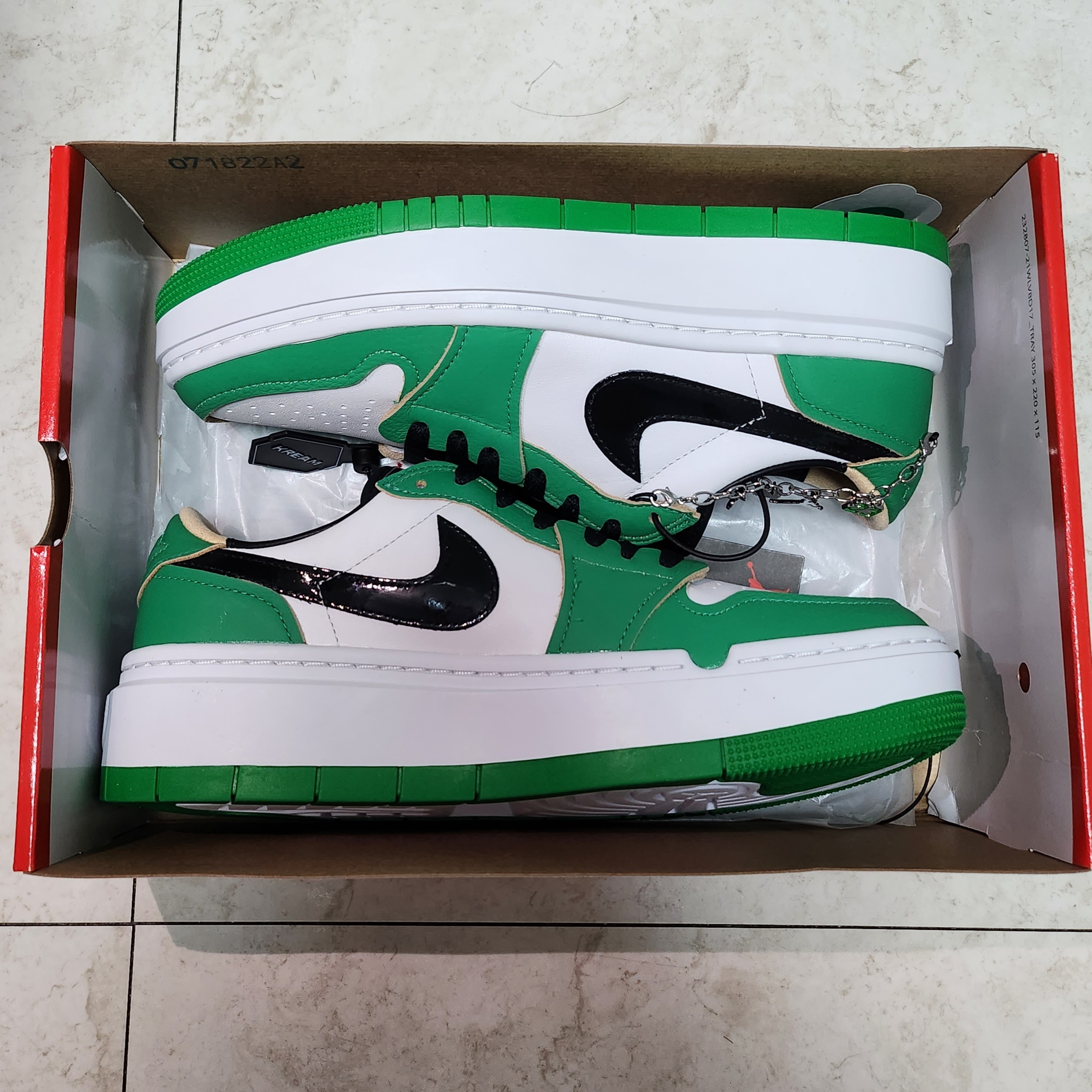 (W) Jordan 1 Elevate Low SE Lucky Green 착용 스타일 - 1