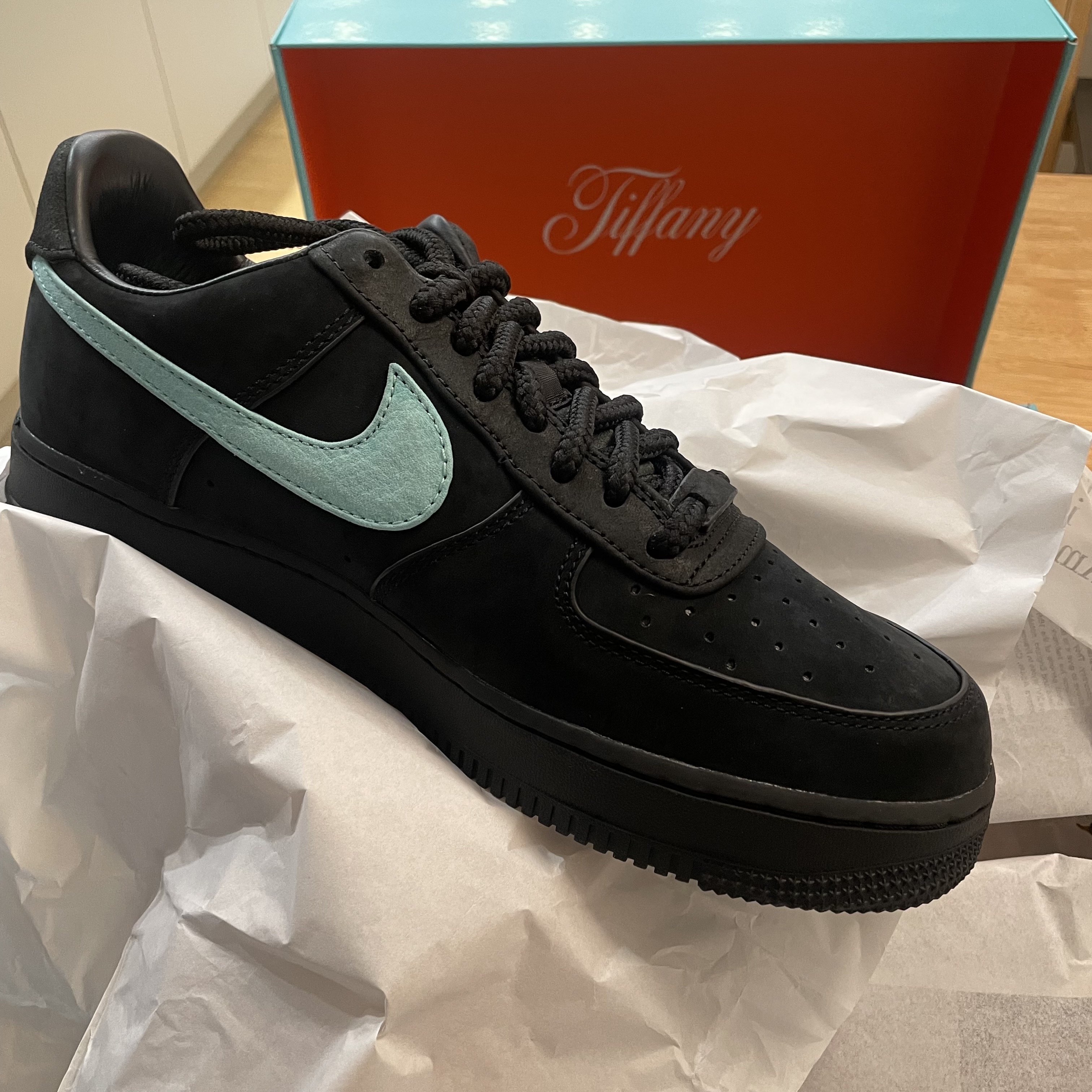 Nike x Tiffany & Co. Air Force 1 Low SP 1837 착용 스타일 - 1