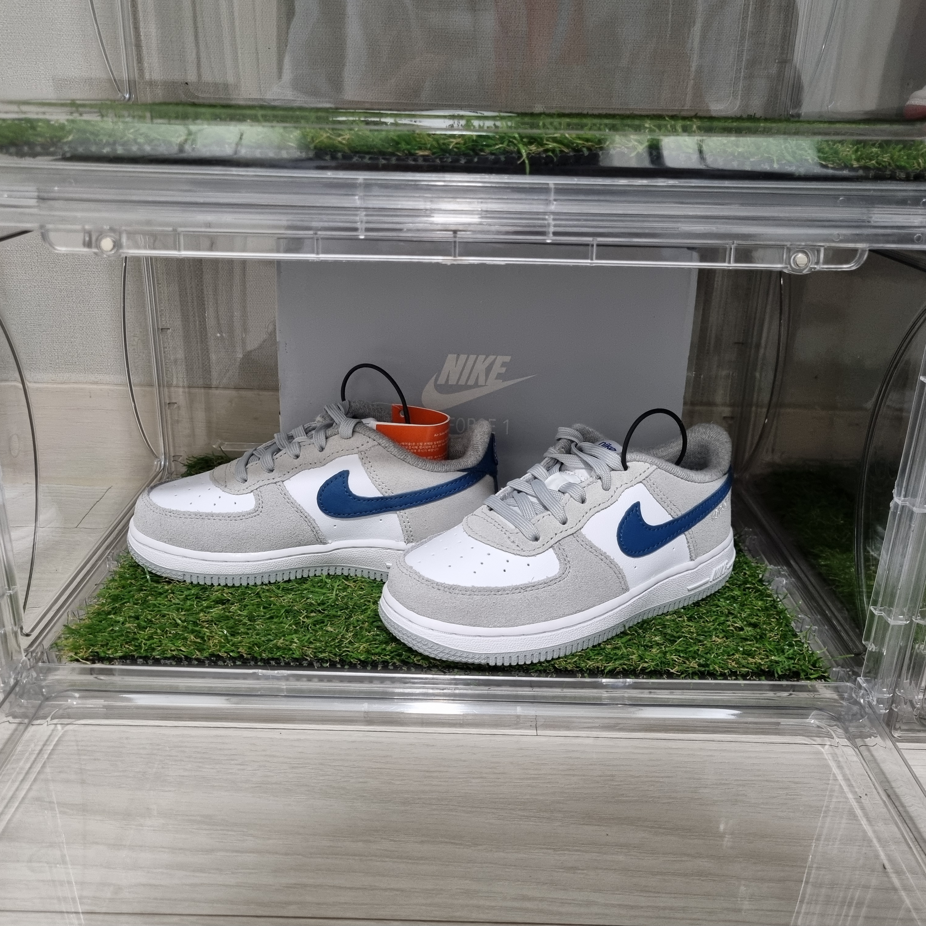 (TD) Nike Force 1 LV8 Athletic Club Light Smoke Grey Marina 착용 스타일 - 2