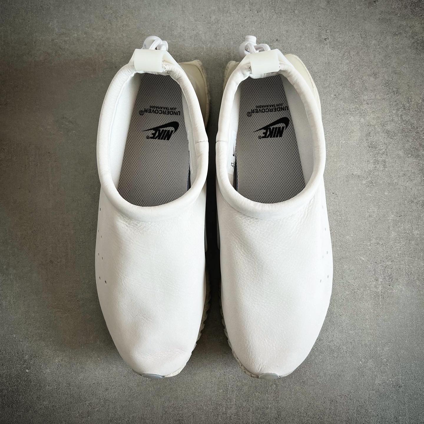 Nike x Undercover Moc Flow SP Light Bone 착용 스타일 - 2