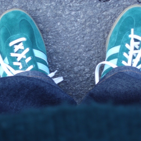 Adidas Gazelle Indoor Collegiate Green Hazy Sky 착용 스타일