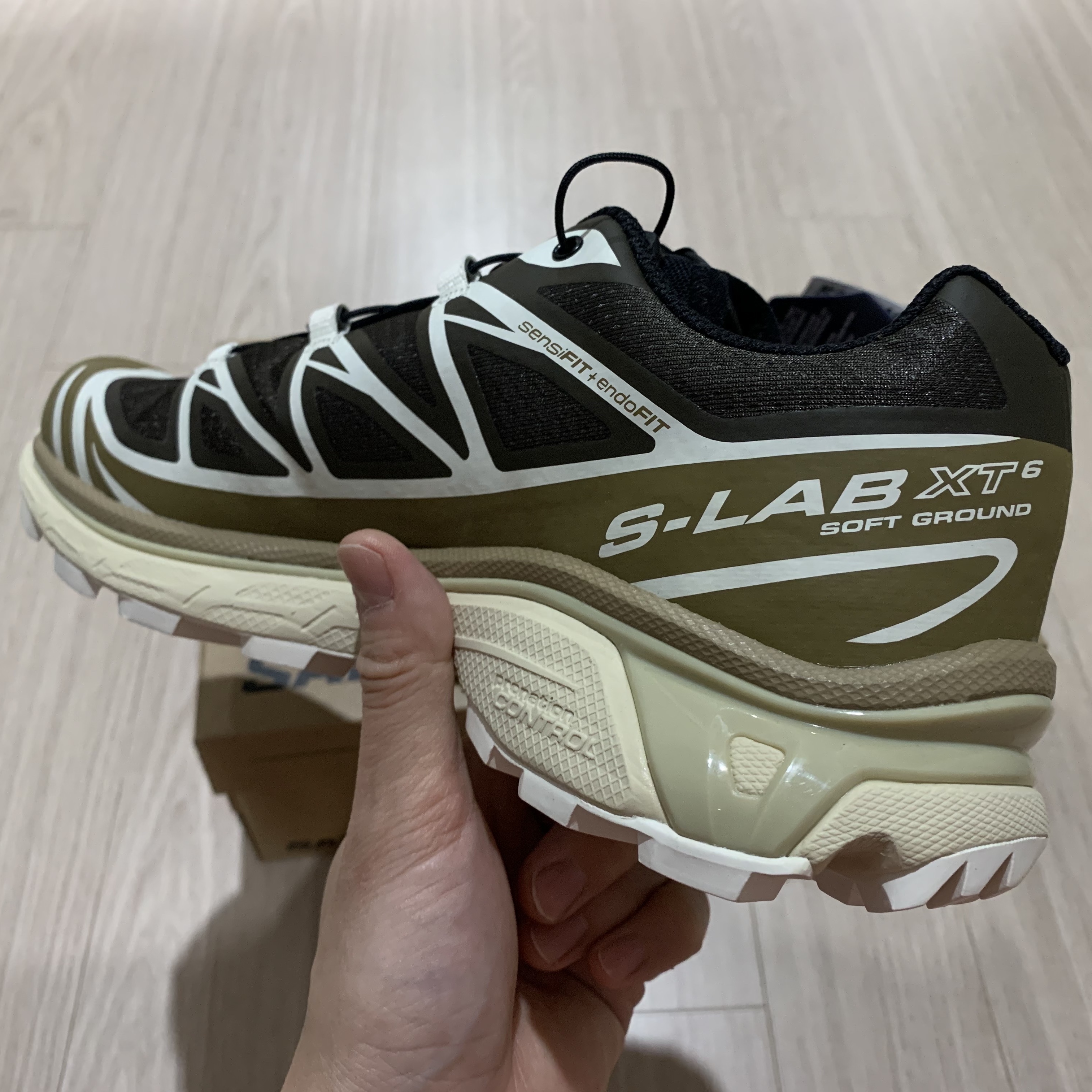 Salomon XT-6 Kangaroo Vanilla Ice 착용 스타일 - 3