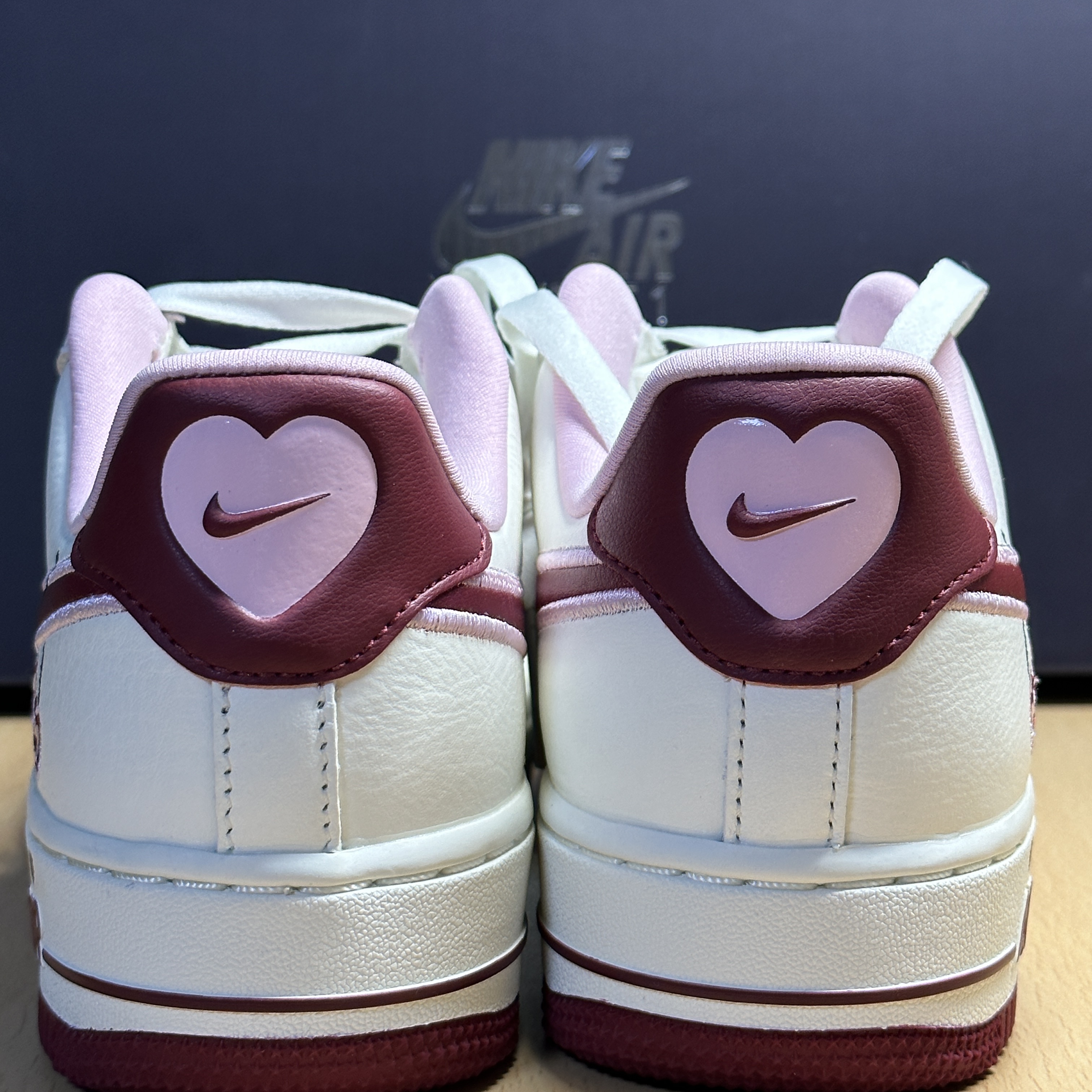 (W) Nike Air Force 1 Low White Red 착용 스타일 - 3