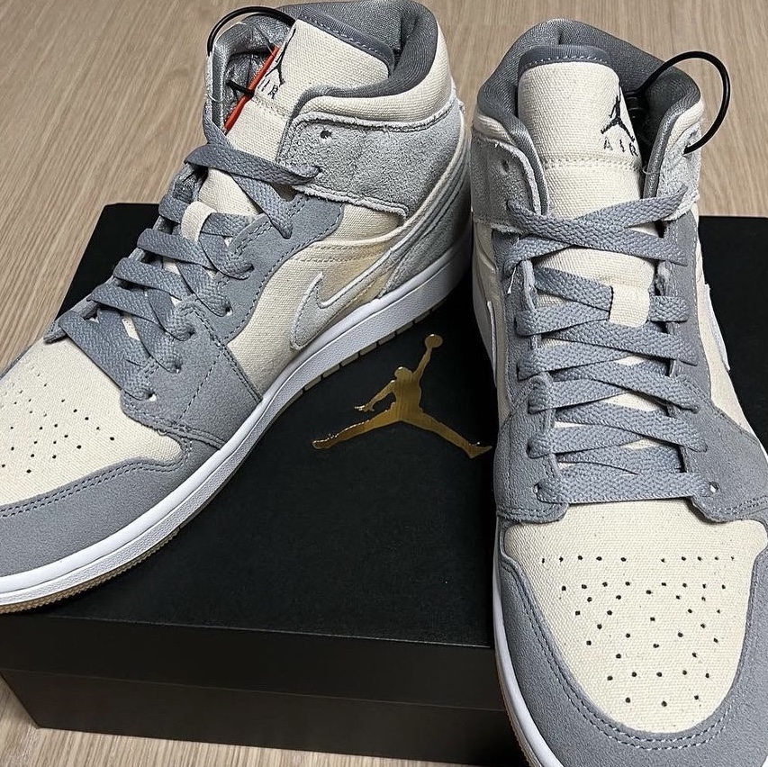 Jordan 1 Mid SE Coconut Milk Particle Grey 착용 스타일