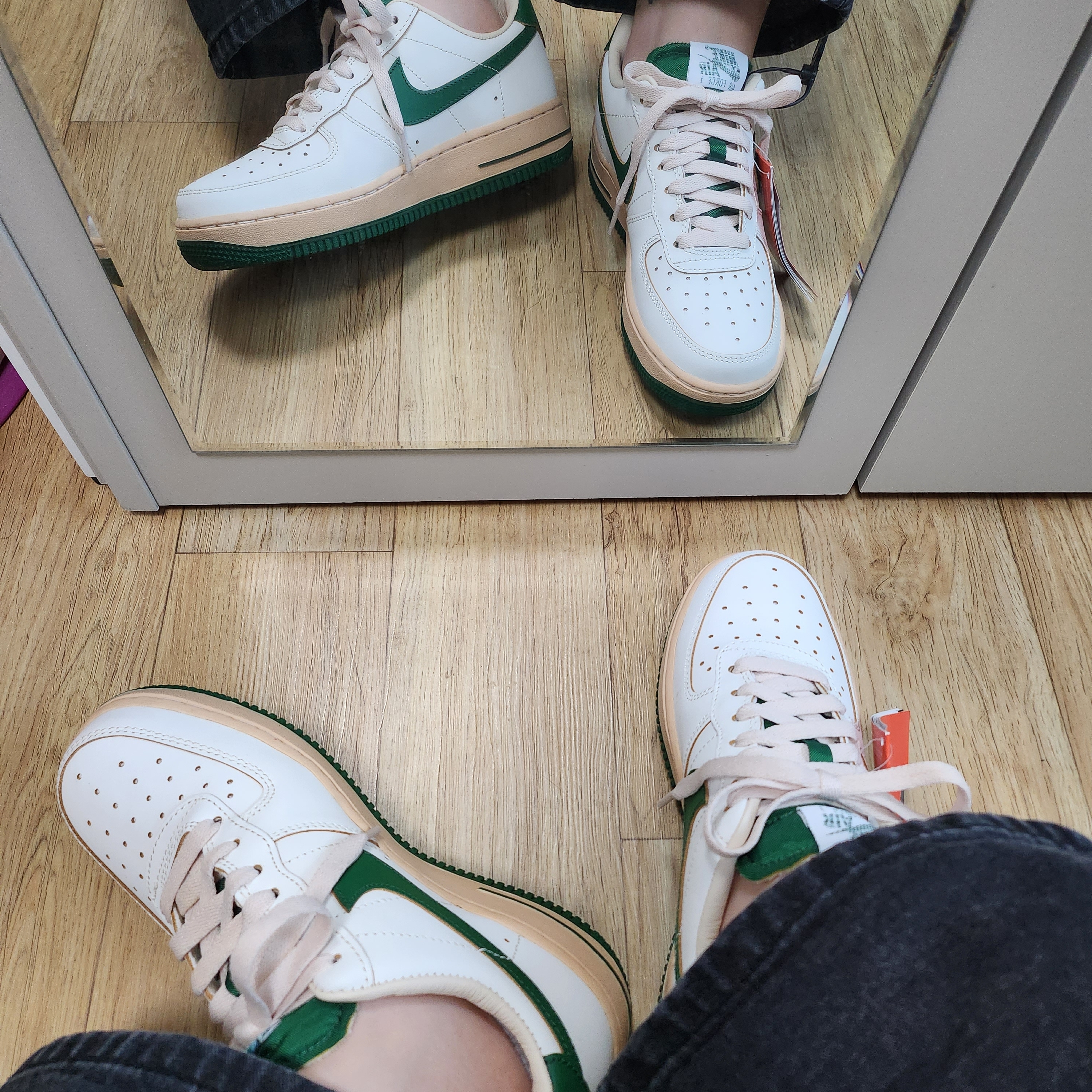 (W) Nike Air Force 1 Low Gorge Green 착용 스타일 - 4
