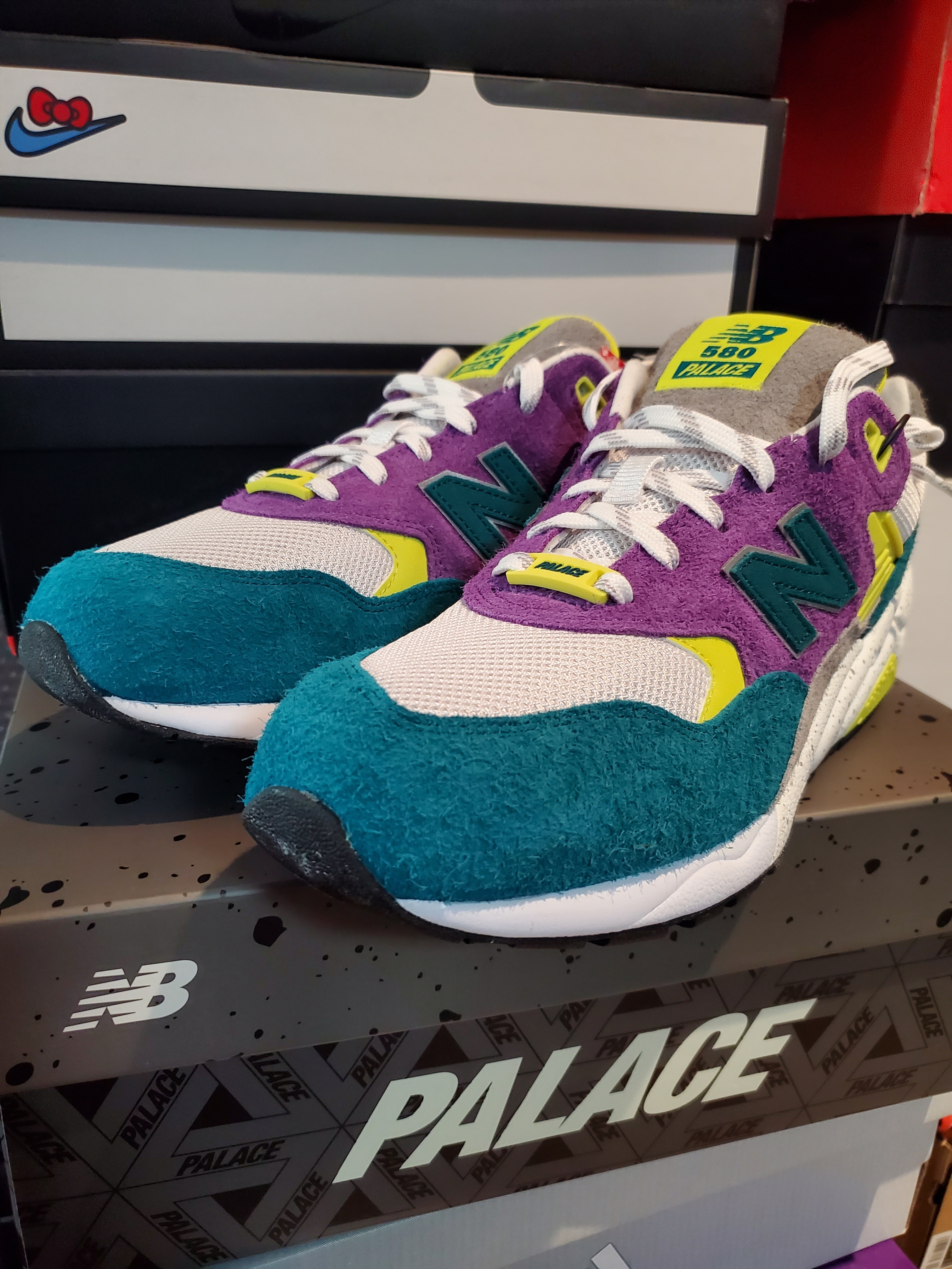 New Balance x Palace MT580 Shaded Spruce Pansy 착용 스타일 - 1