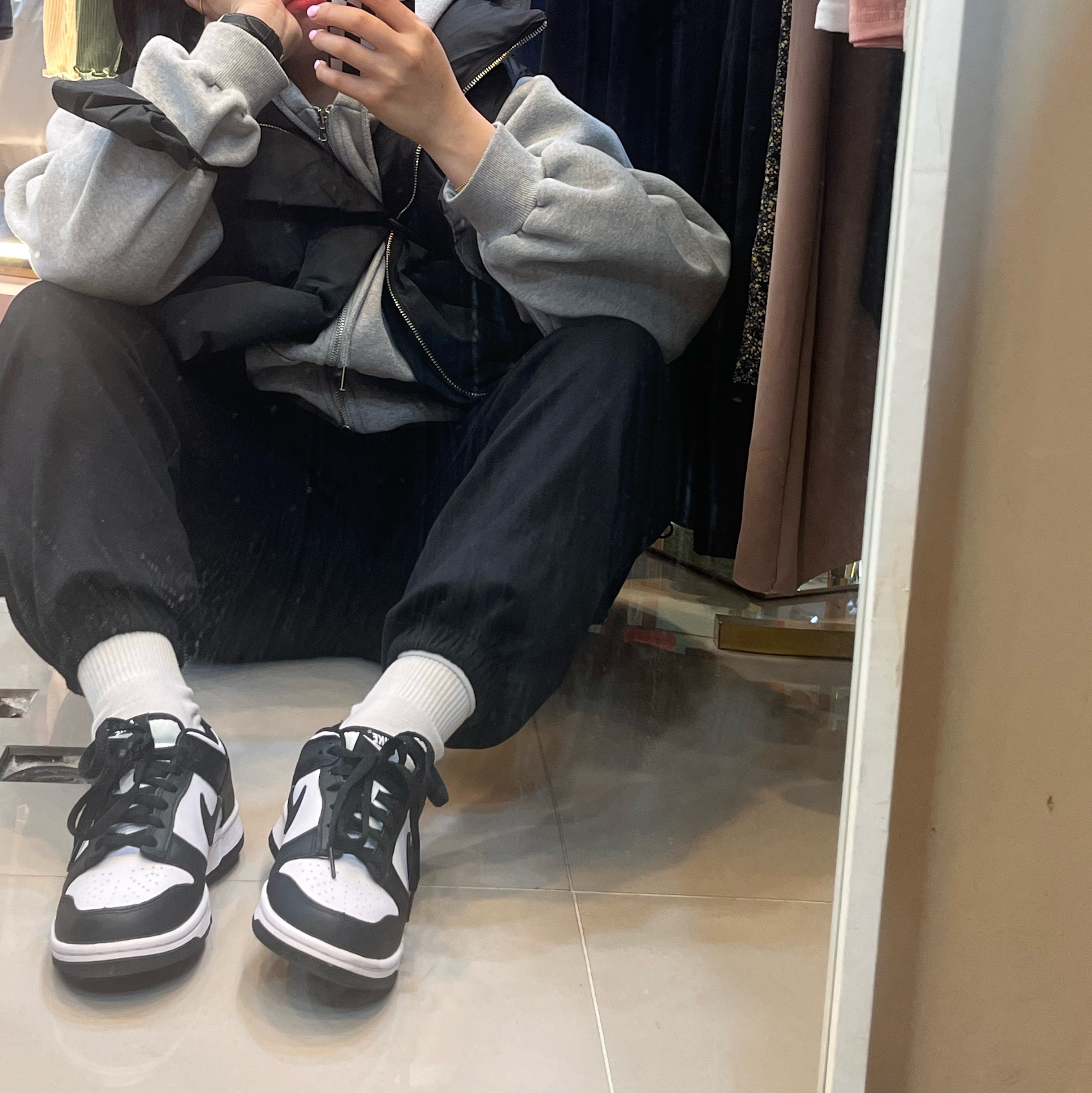 (GS) Nike Dunk Low Black 착용 스타일