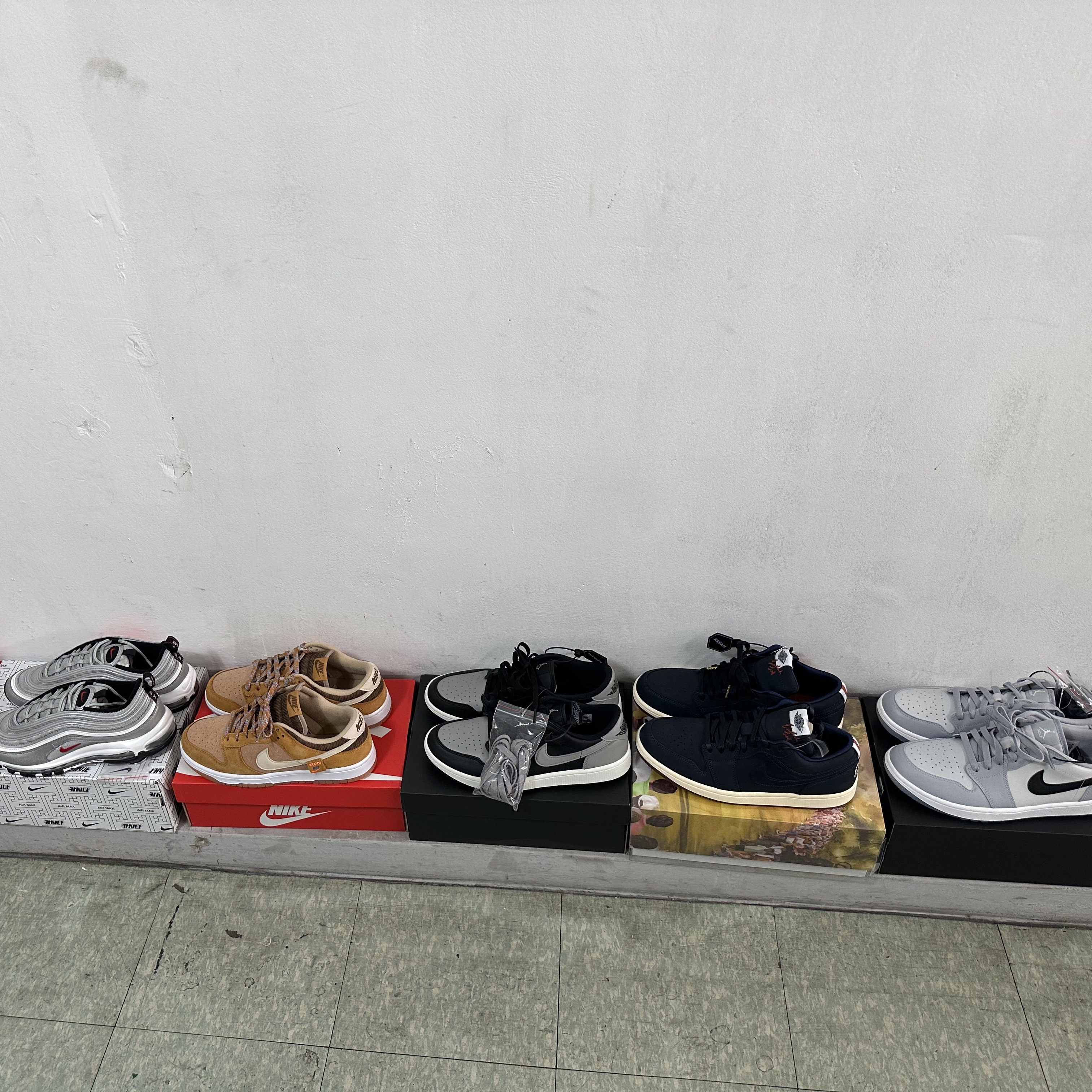 Jordan 1 Low Golf Wolf Grey, Jordan 1 x Eastside Golf Low Midnight Navy 착용 스타일