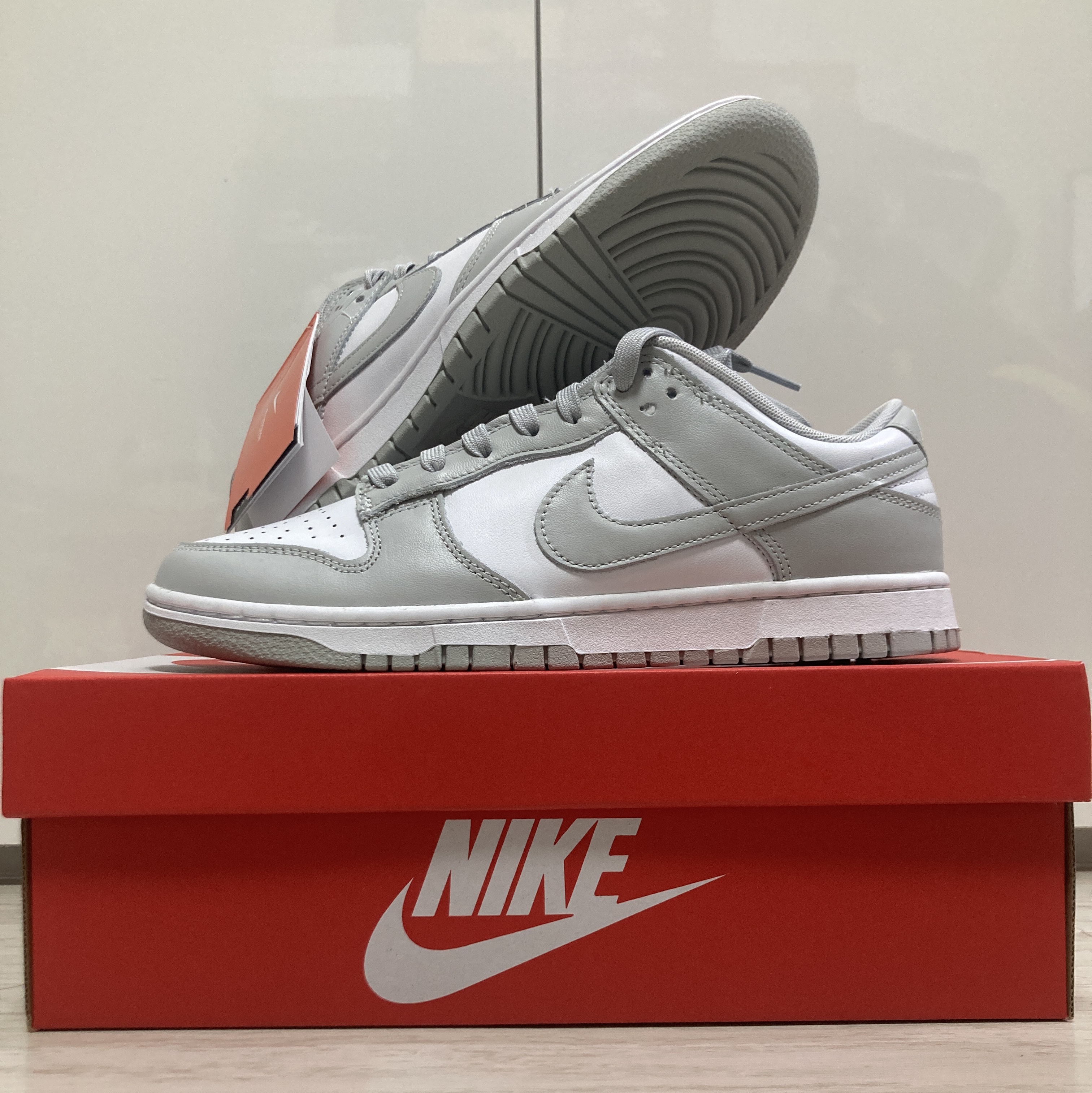 Nike Dunk Low Retro Grey Fog 착용 스타일