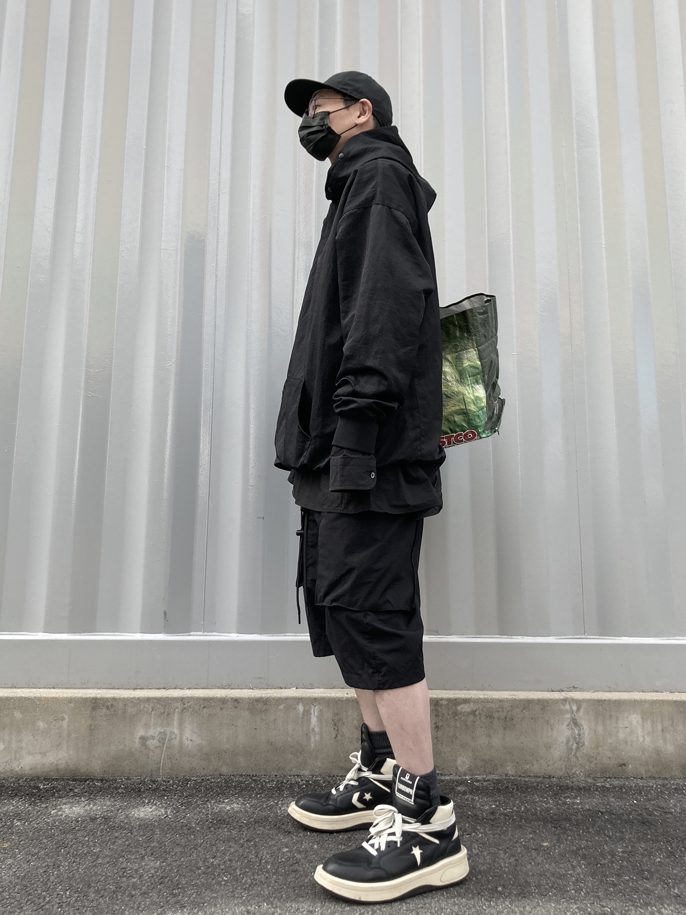 Converse x Drkshdw Turbowpn Black Cream, Essentials x New Era Retro Crown Strapback Black 착용 스타일 - 4
