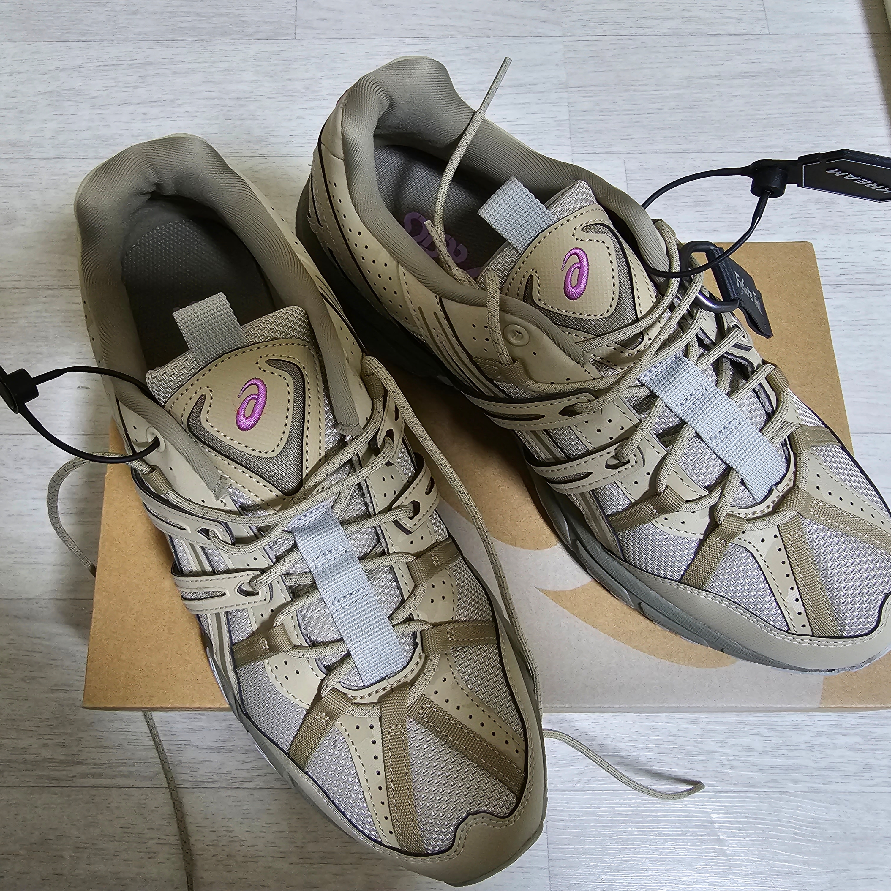 Asics Gel-Sonoma 15-50 Feather Grey Wood Crepe 착용 스타일 - 3