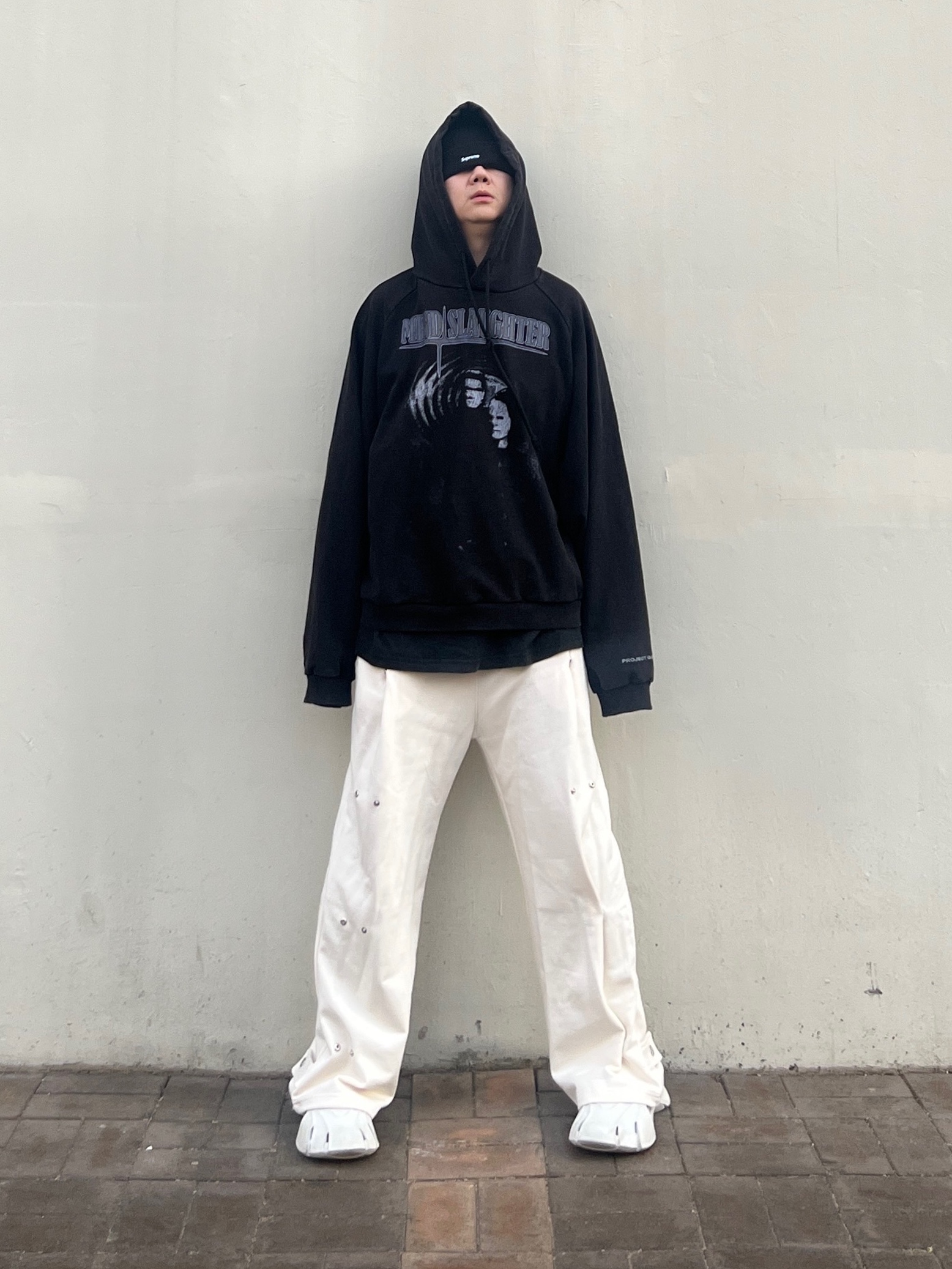 Project G/R Mind Slaughter Vintage Washeed Hoodie Black, Balenciaga Rubber Mold Closed Beige 착용 스타일 - 1