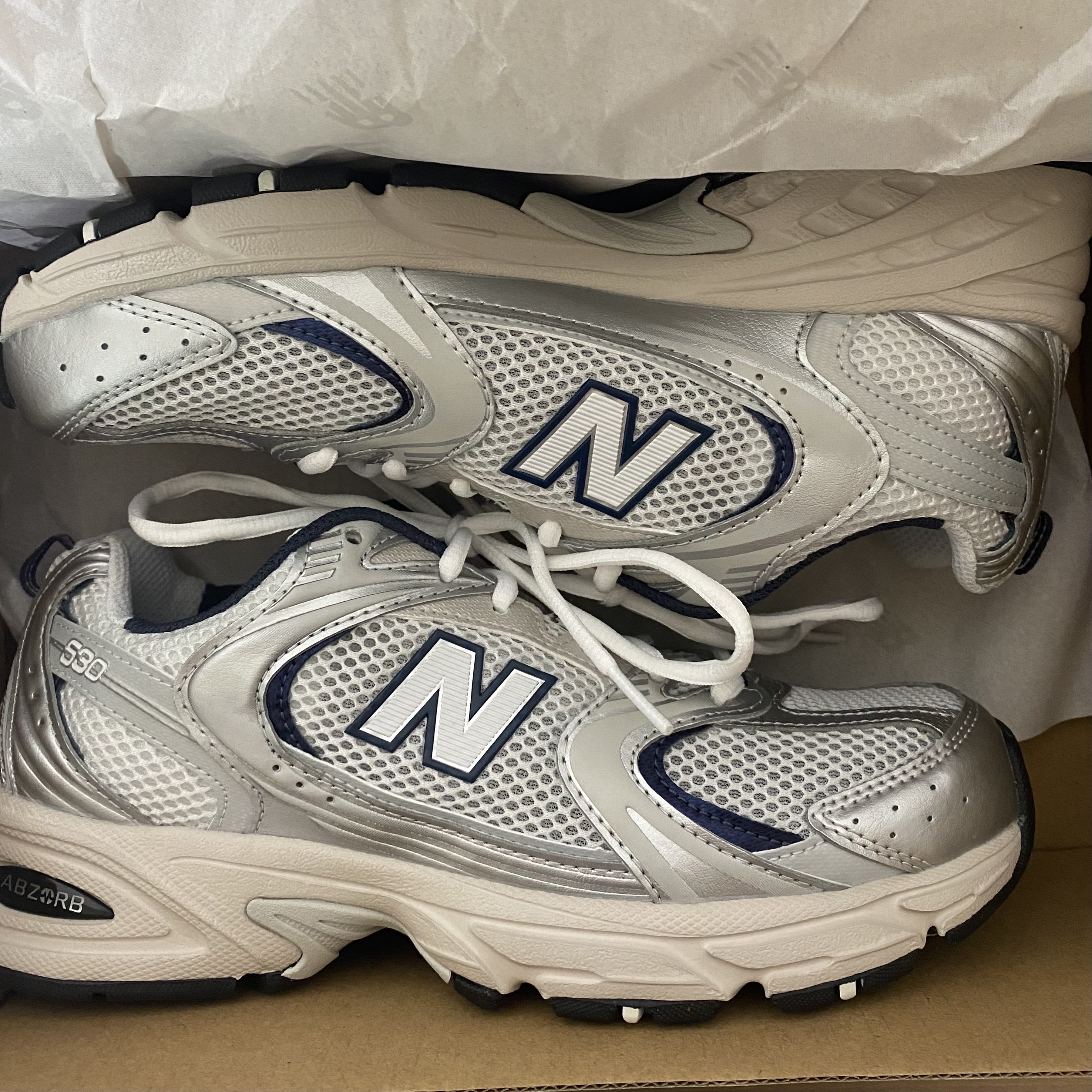 New Balance 530 Steel Grey 착용 스타일