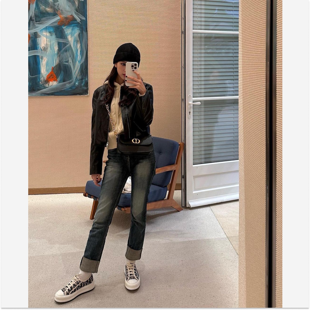 (W) Dior Walk'N'Dior Sneakers Oblique Navy 착용 스타일 - 2