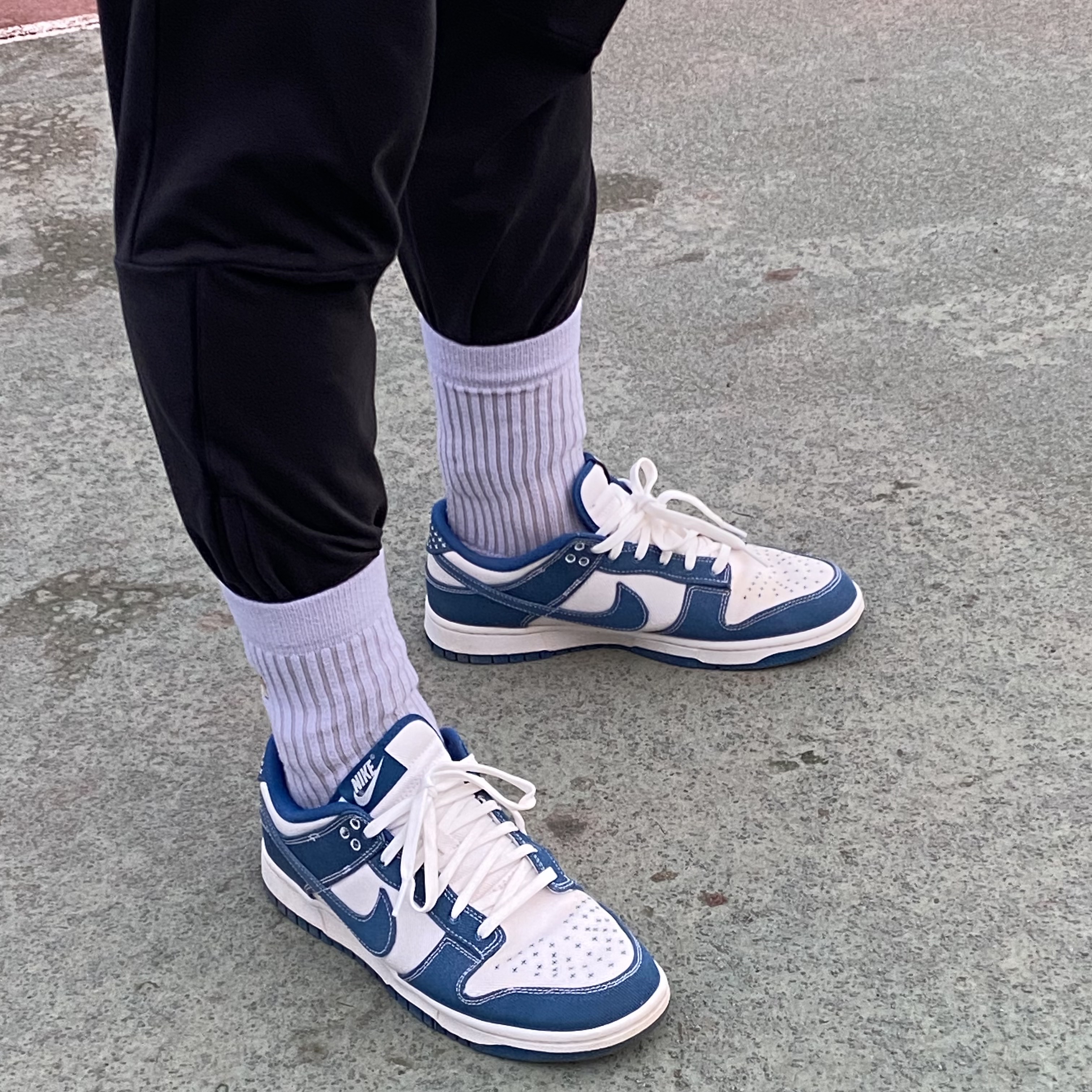 Nike Dunk Low Retro SE Industrial Blue 착용 스타일