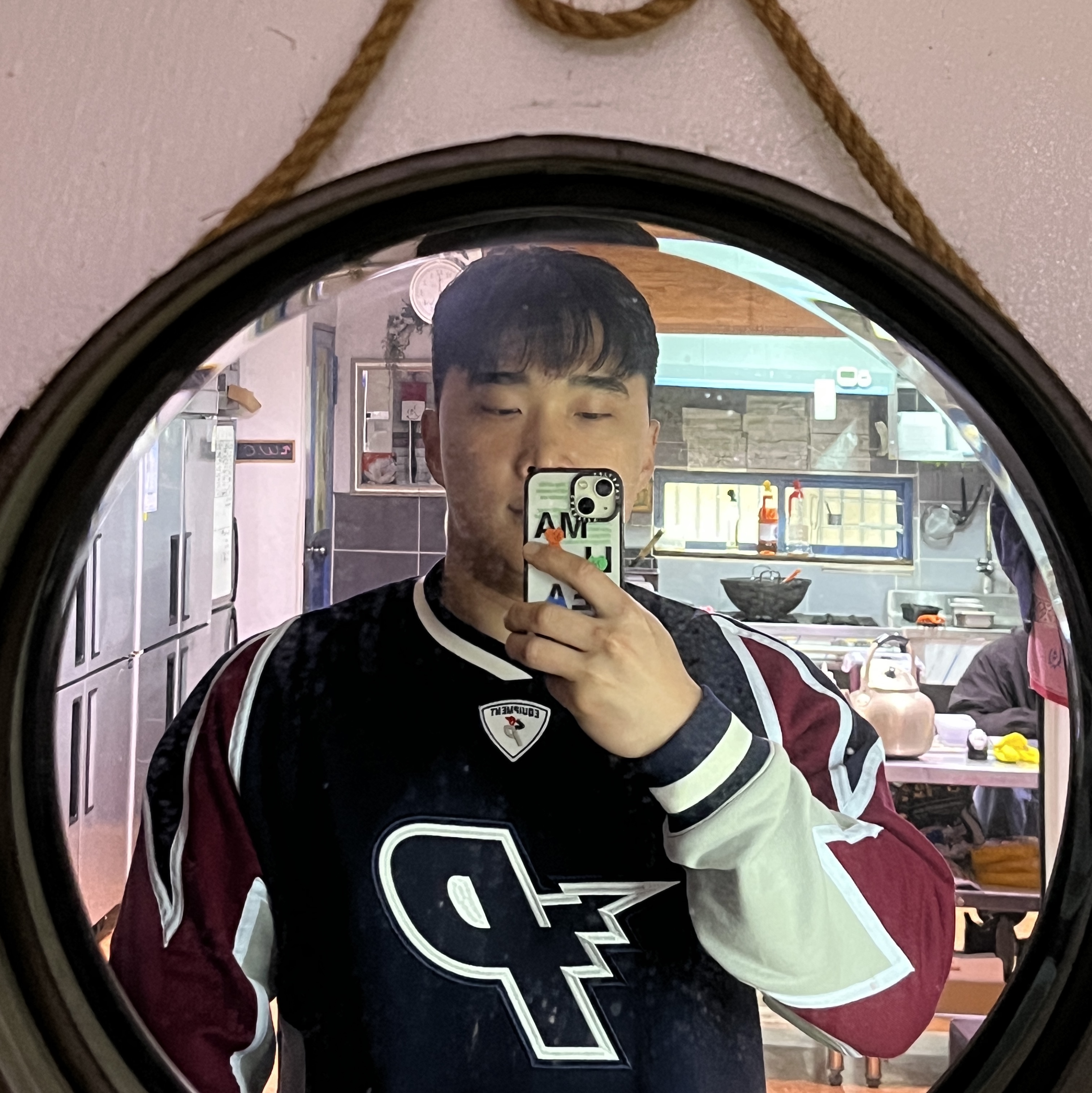 Palace Bolt Crew Navy Red - 21FW 착용 스타일