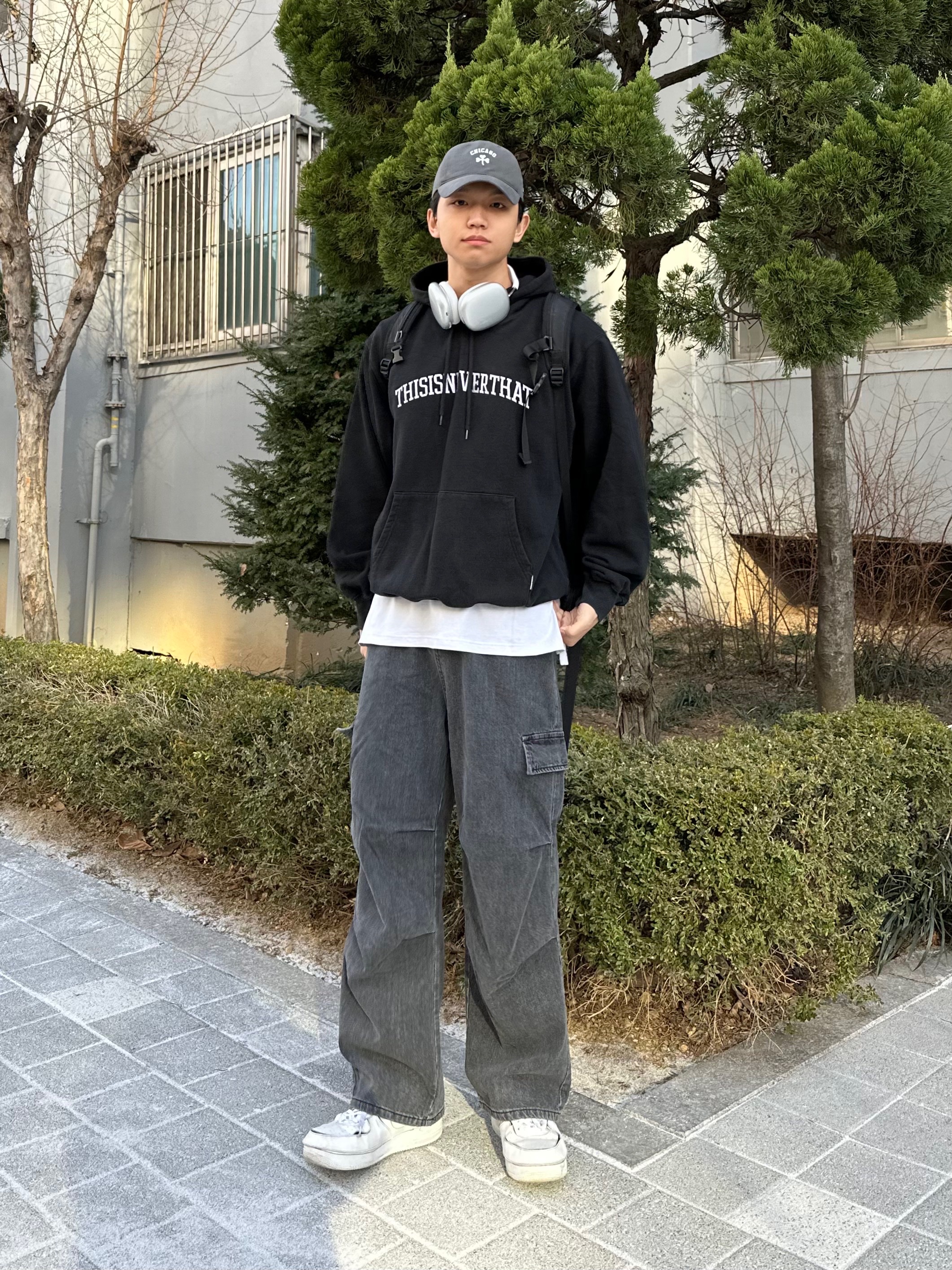 Nike Air Force 1/1 Cosmic Clay, Apple AirPods Max Lightning Silver (Korean Ver.) 착용 스타일 - 2