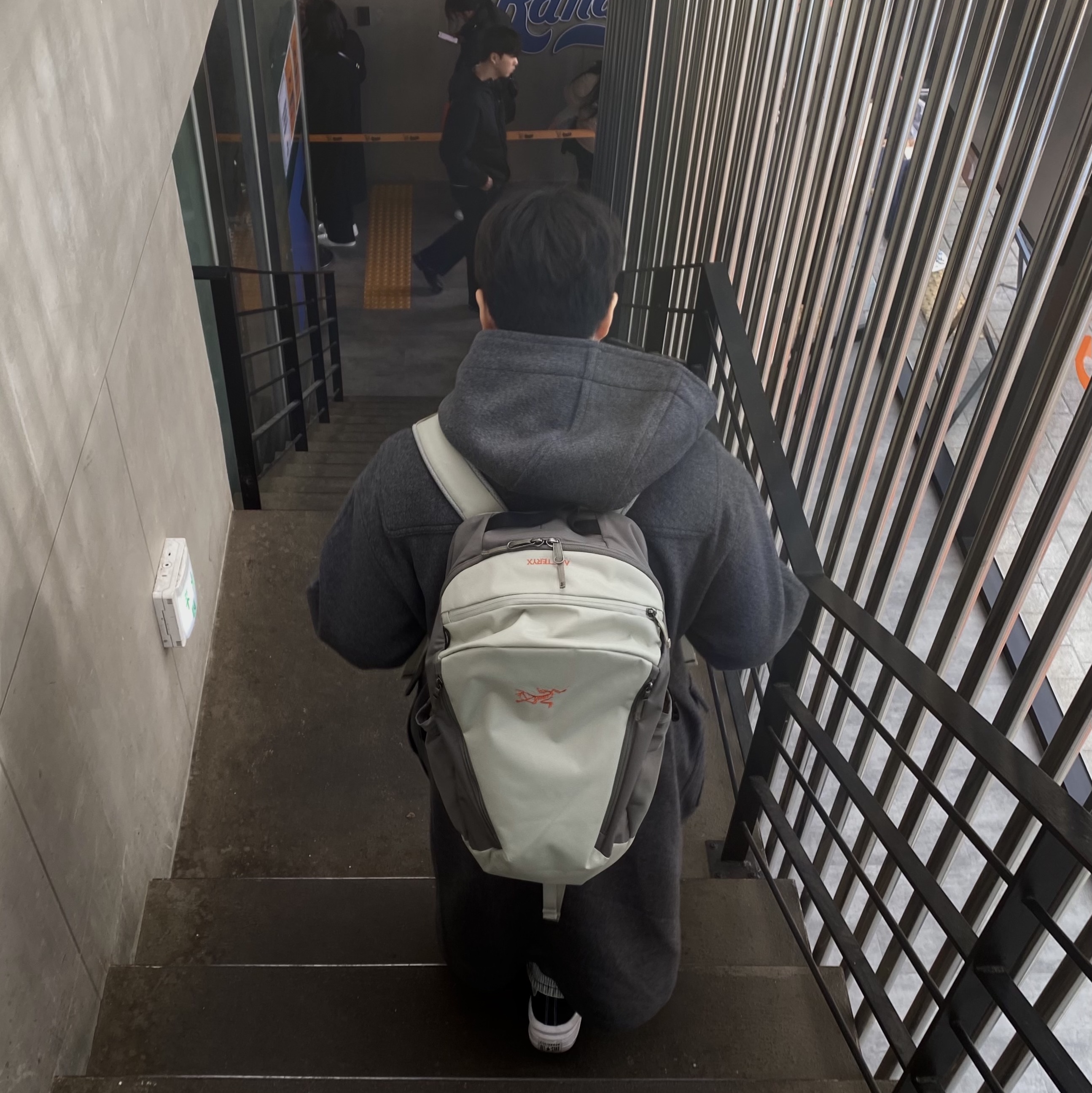Arc'teryx Mantis 26 Backpack Habitat Forage 착용 스타일