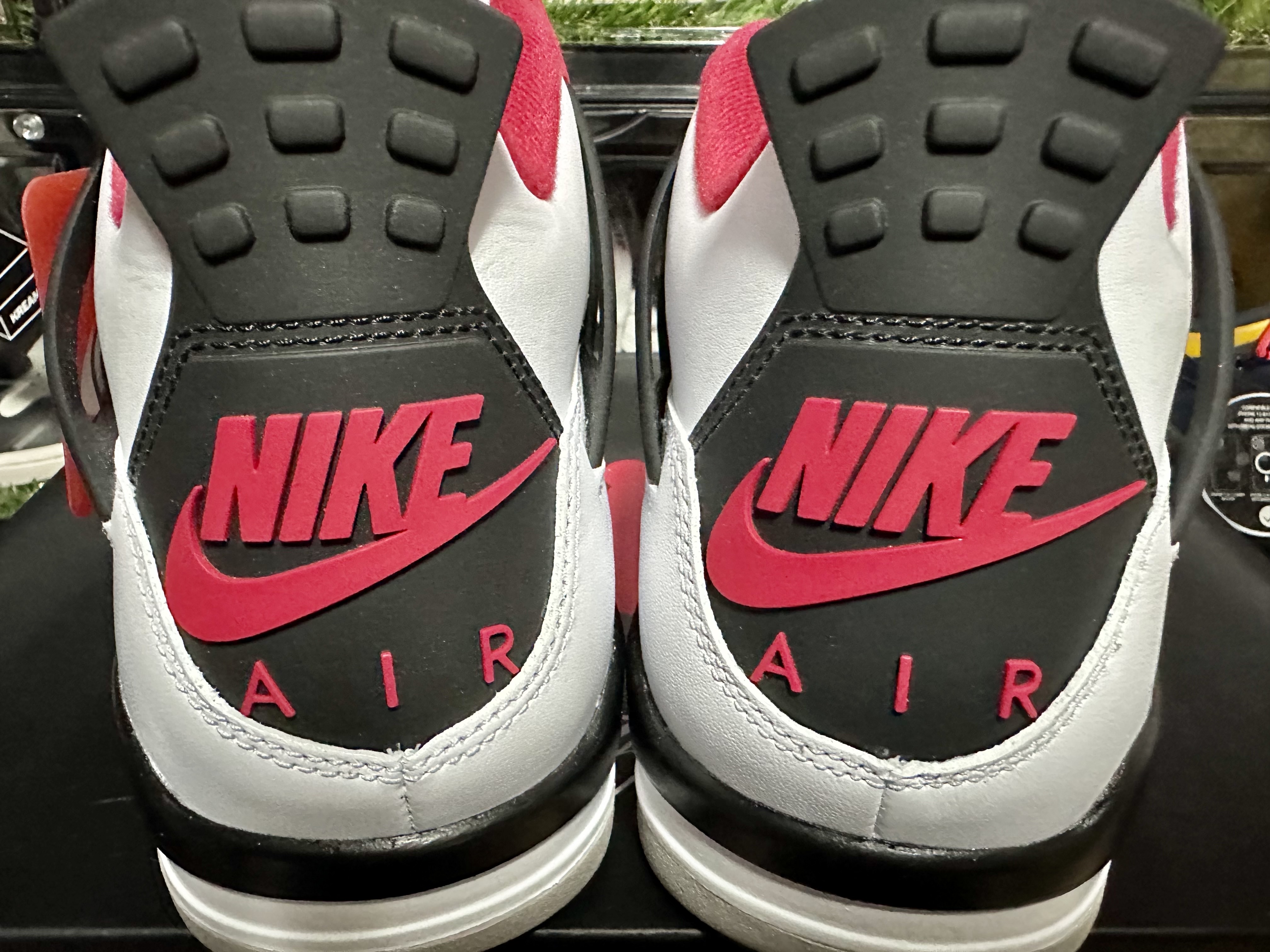 Jordan 4 Retro OG Fire Red 2020 착용 스타일 - 4
