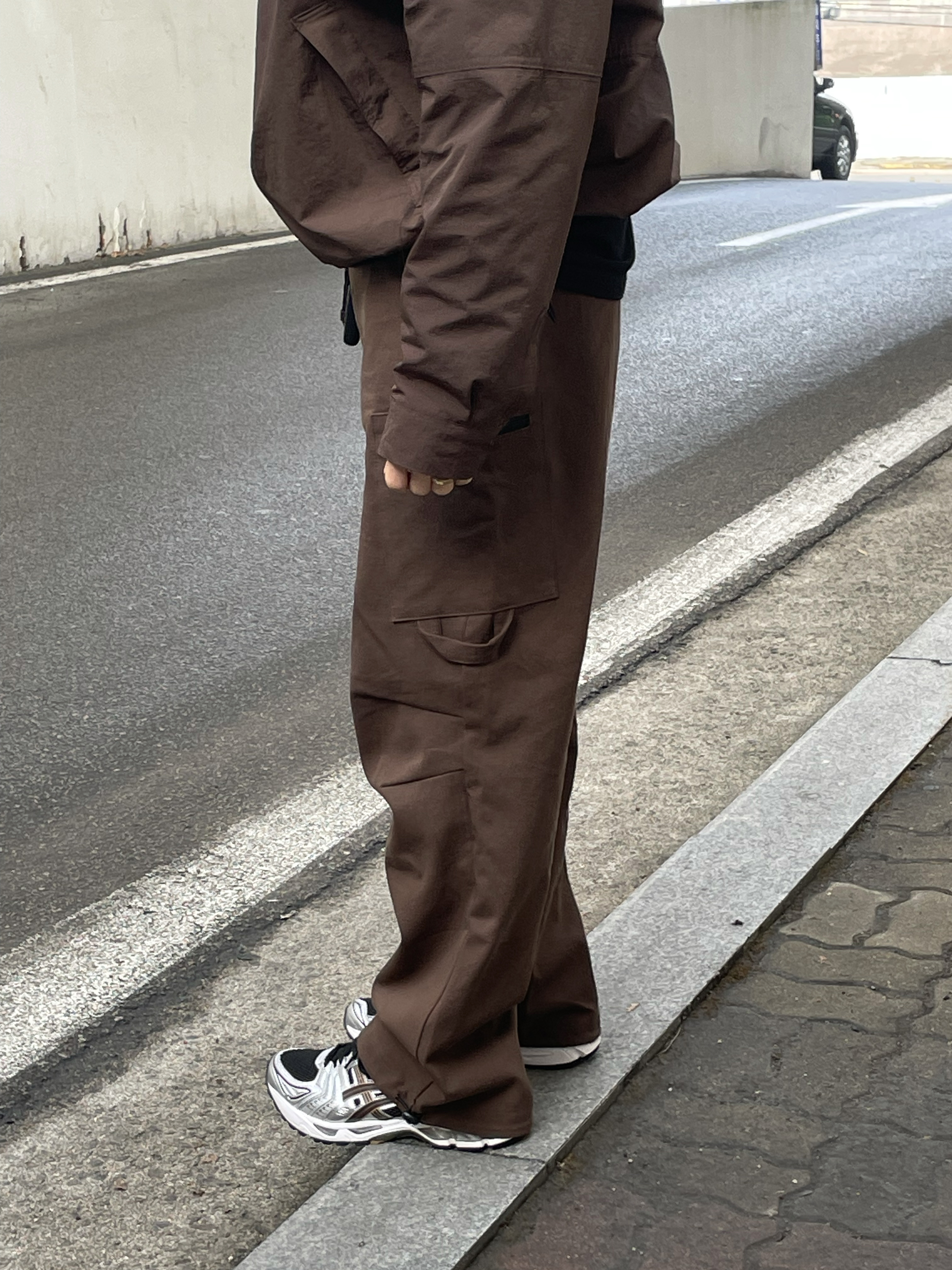 Asics Gel-Kayano 14 Black Coffee 착용 스타일 - 4