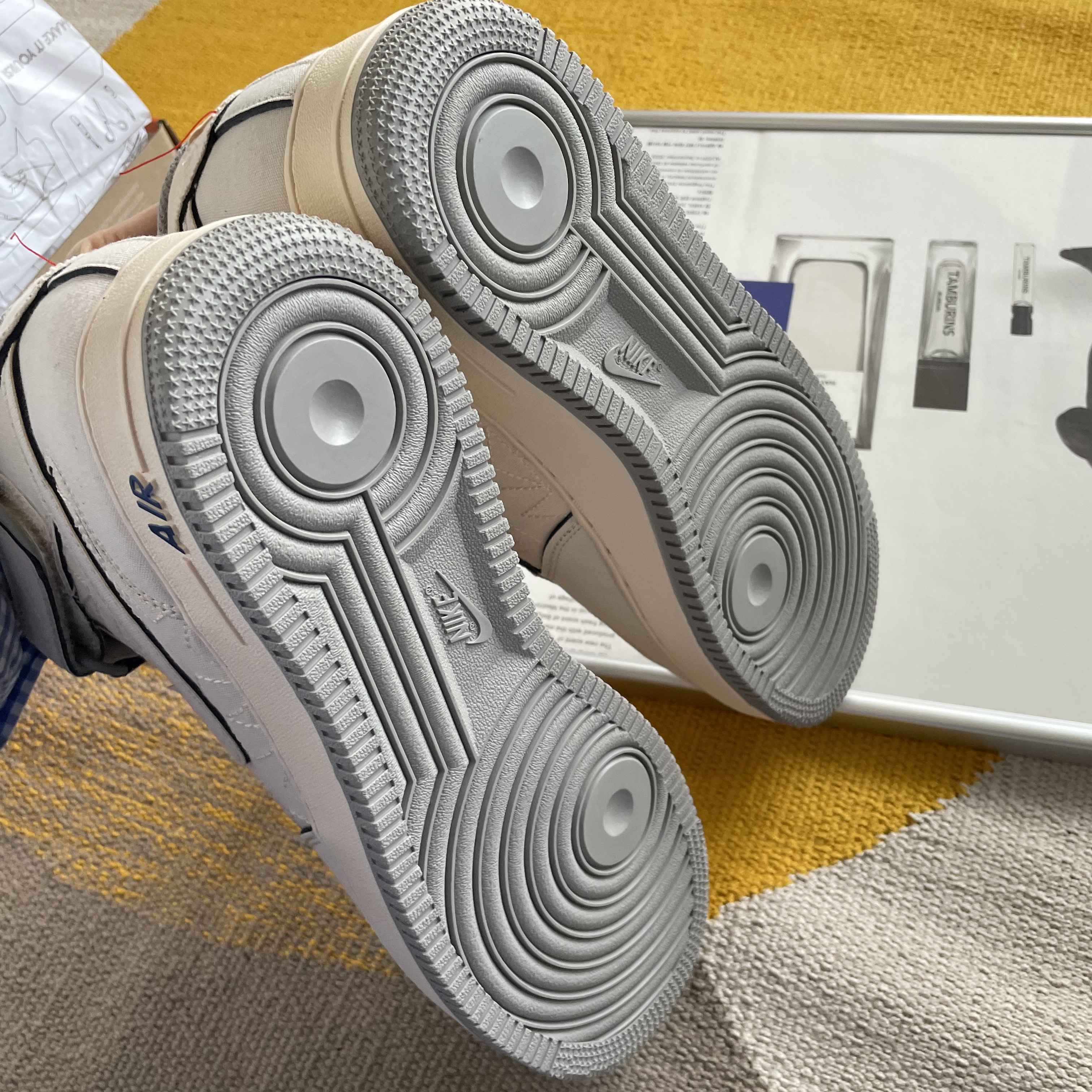 Nike Air Force 1 Mid '07 Pearl White 착용 스타일 - 5