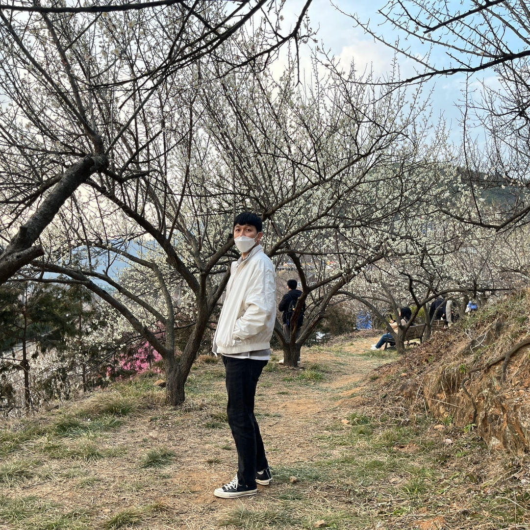 Nike NRG Solo Swoosh Woven Track Jacket Phantom White - Asia, Converse Chuck 70 Hi Black 착용 스타일