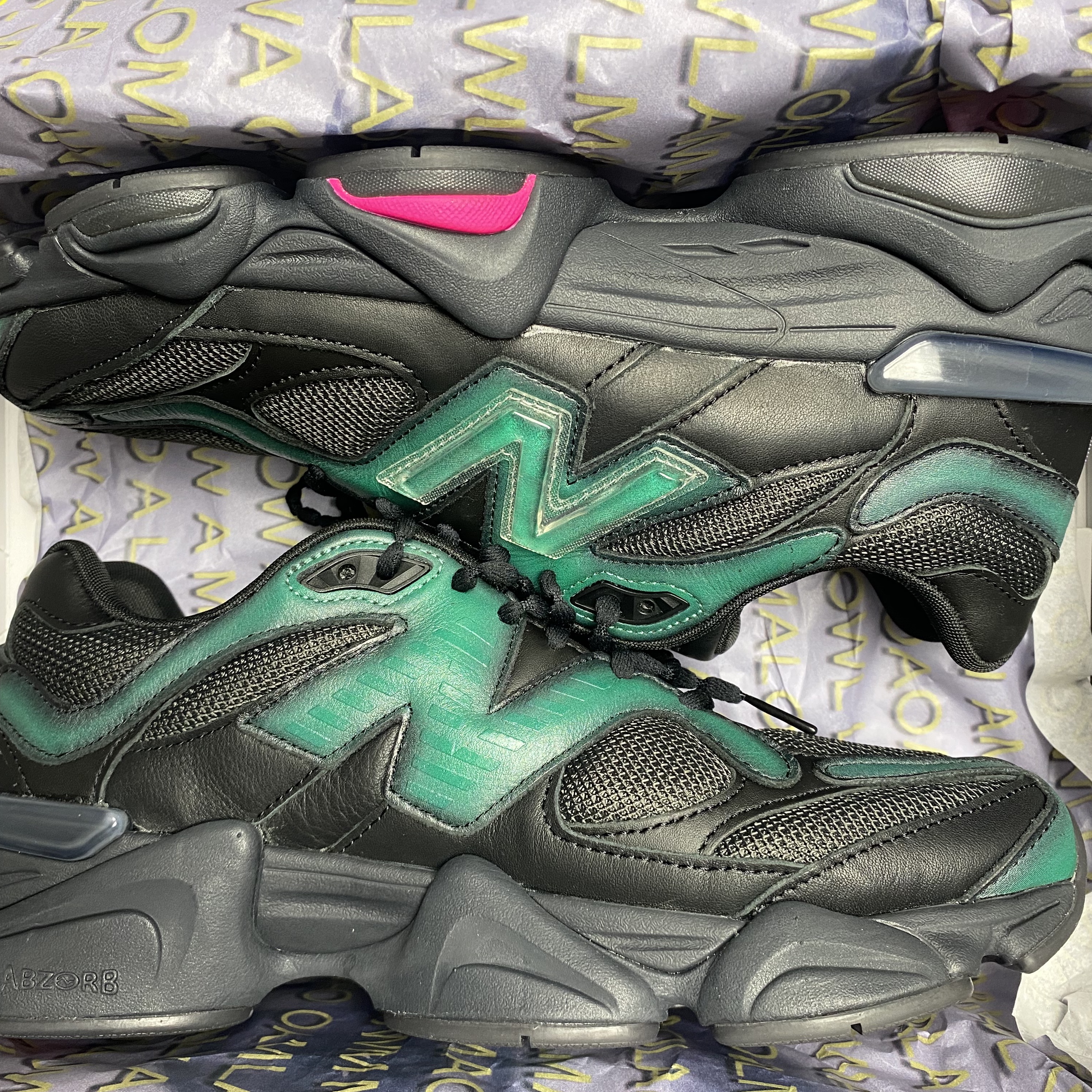 New Balance x Mowalola 9060 Burglarwear Teal 착용 스타일 - 2