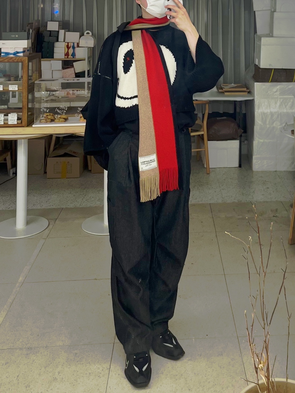 Open Yy Fringe Stripe Muffler Red, Nike x Martine Rose Shox MR4 Black 착용 스타일 - 2