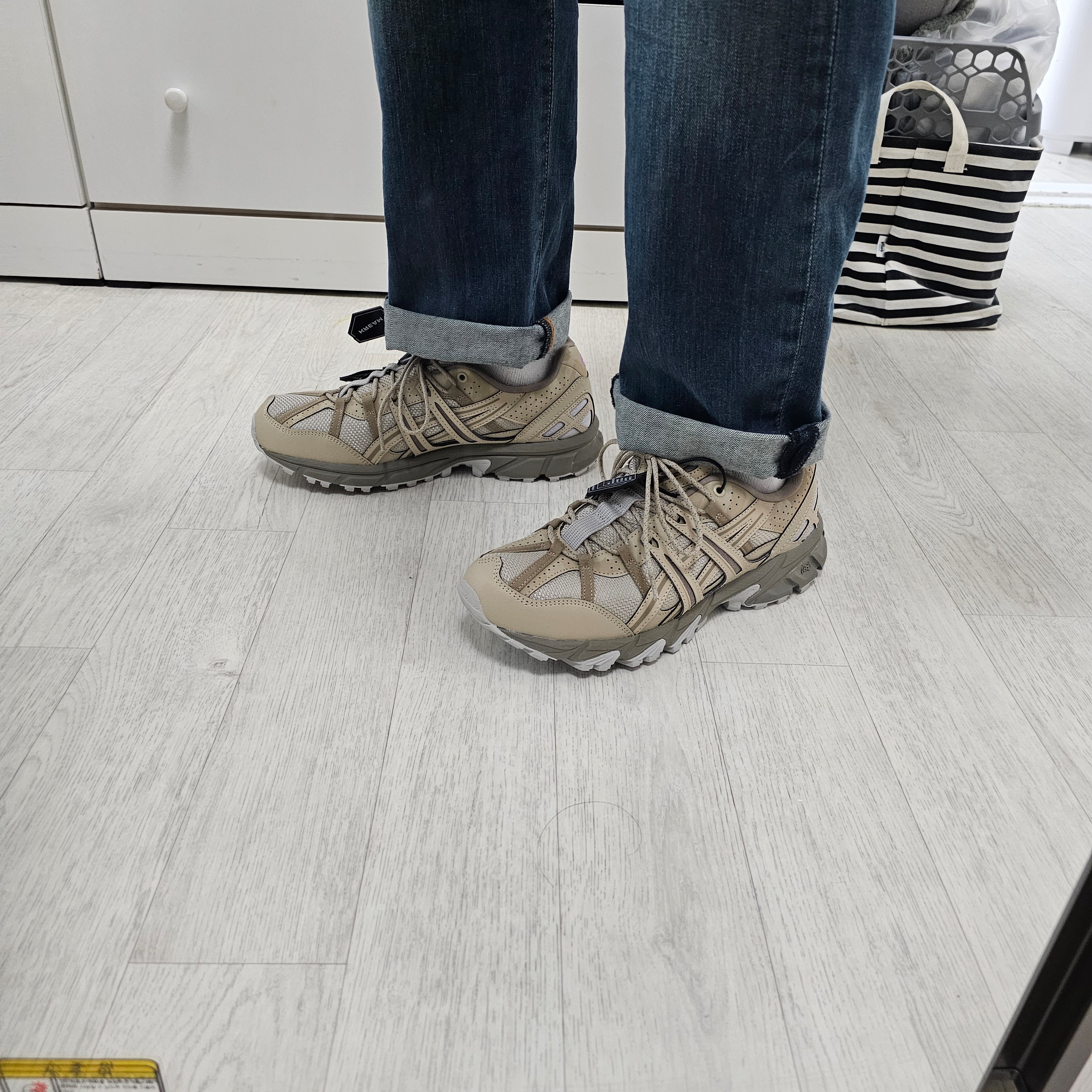 Asics Gel-Sonoma 15-50 Feather Grey Wood Crepe 착용 스타일 - 1