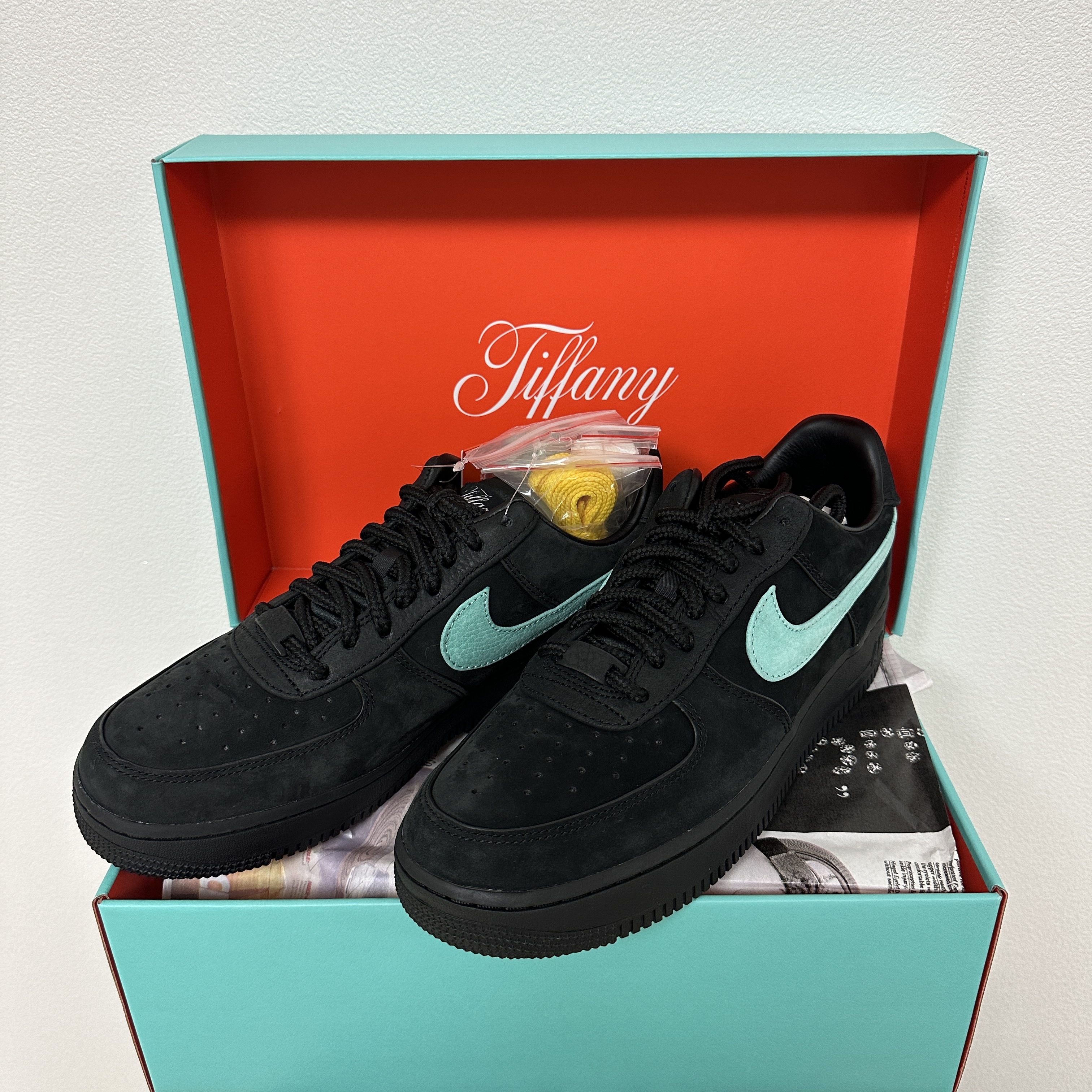 Nike x Tiffany & Co. Air Force 1 Low SP 1837, Nike x Stussy NRG Fleece Pants Dark Grey Heather (DO9340-063) 착용 스타일 - 1