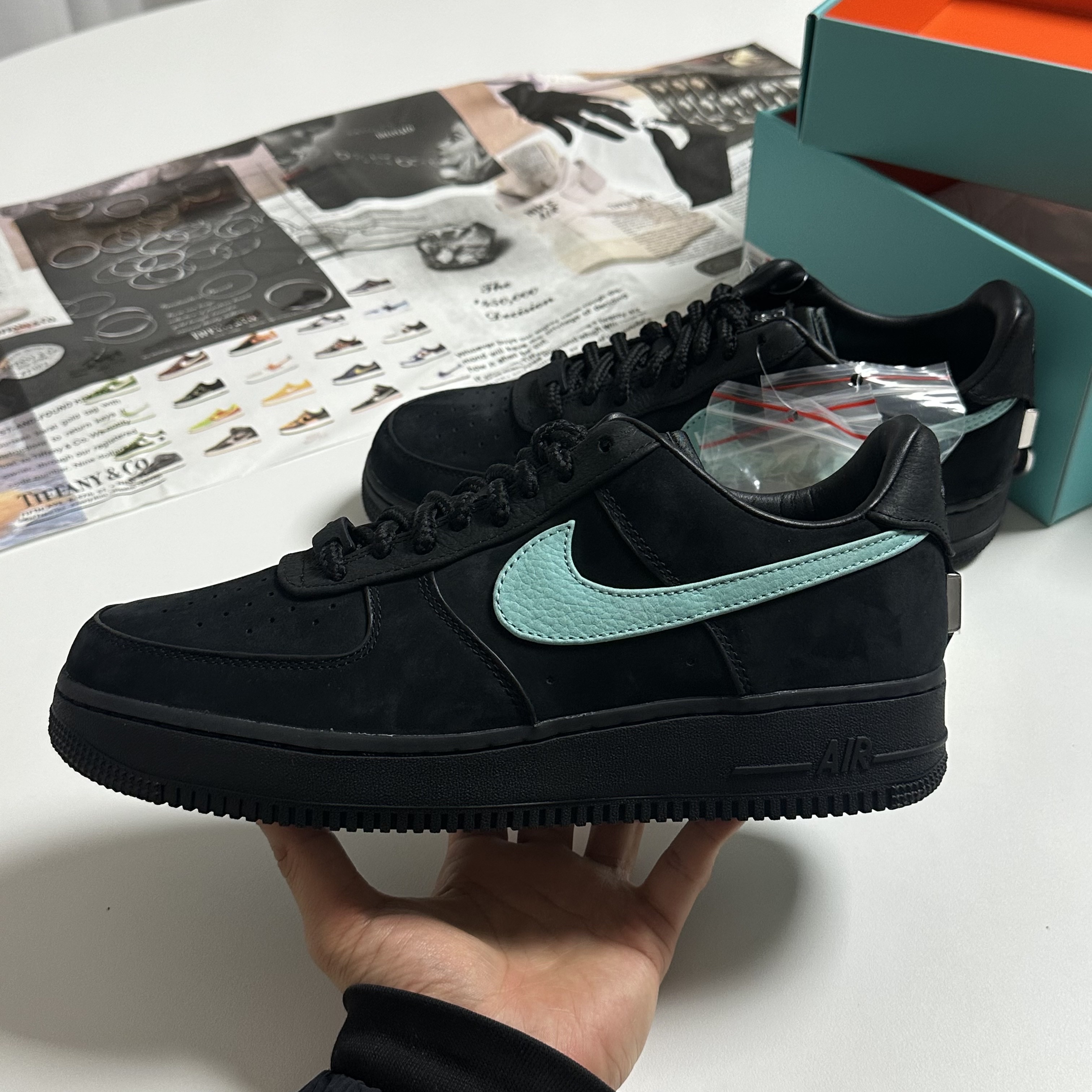 Nike x Tiffany & Co. Air Force 1 Low SP 1837 착용 스타일 - 2