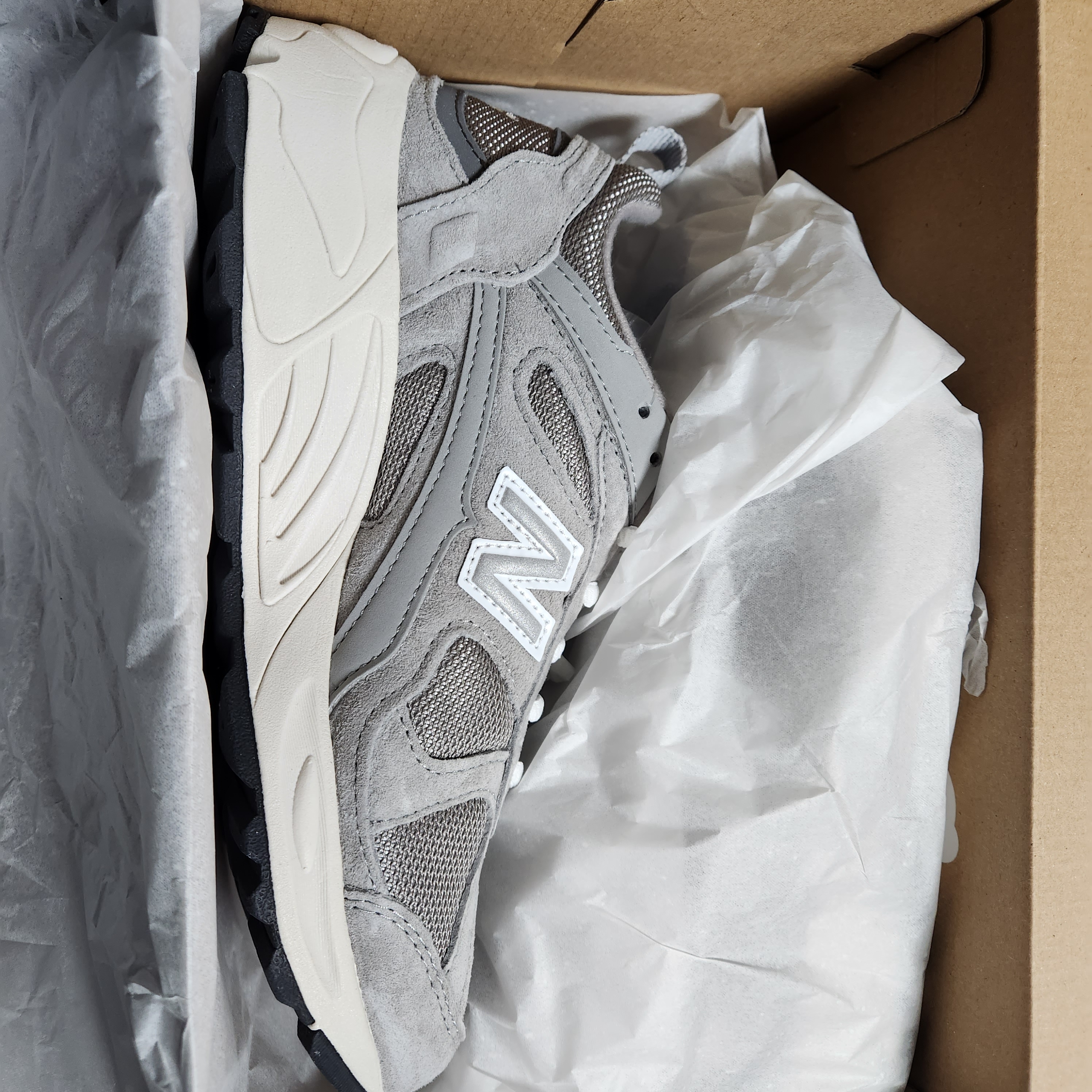 New Balance 878 Gray 착용 스타일