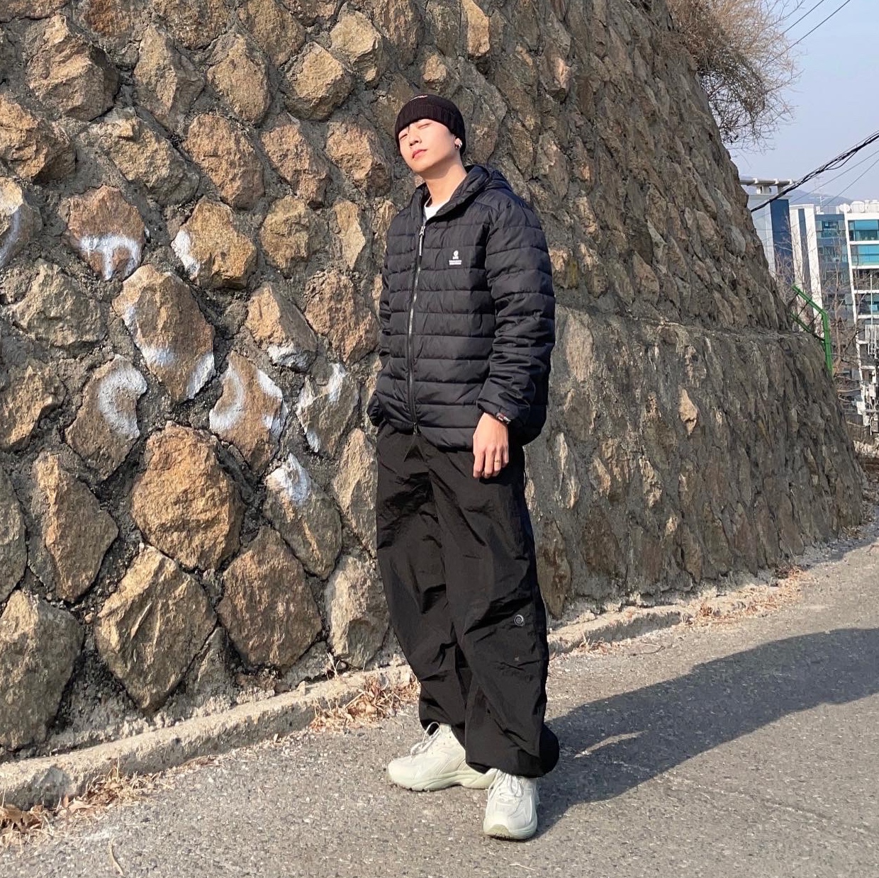 Supreme Script Logo Beanie Black - 21FW 착용 스타일