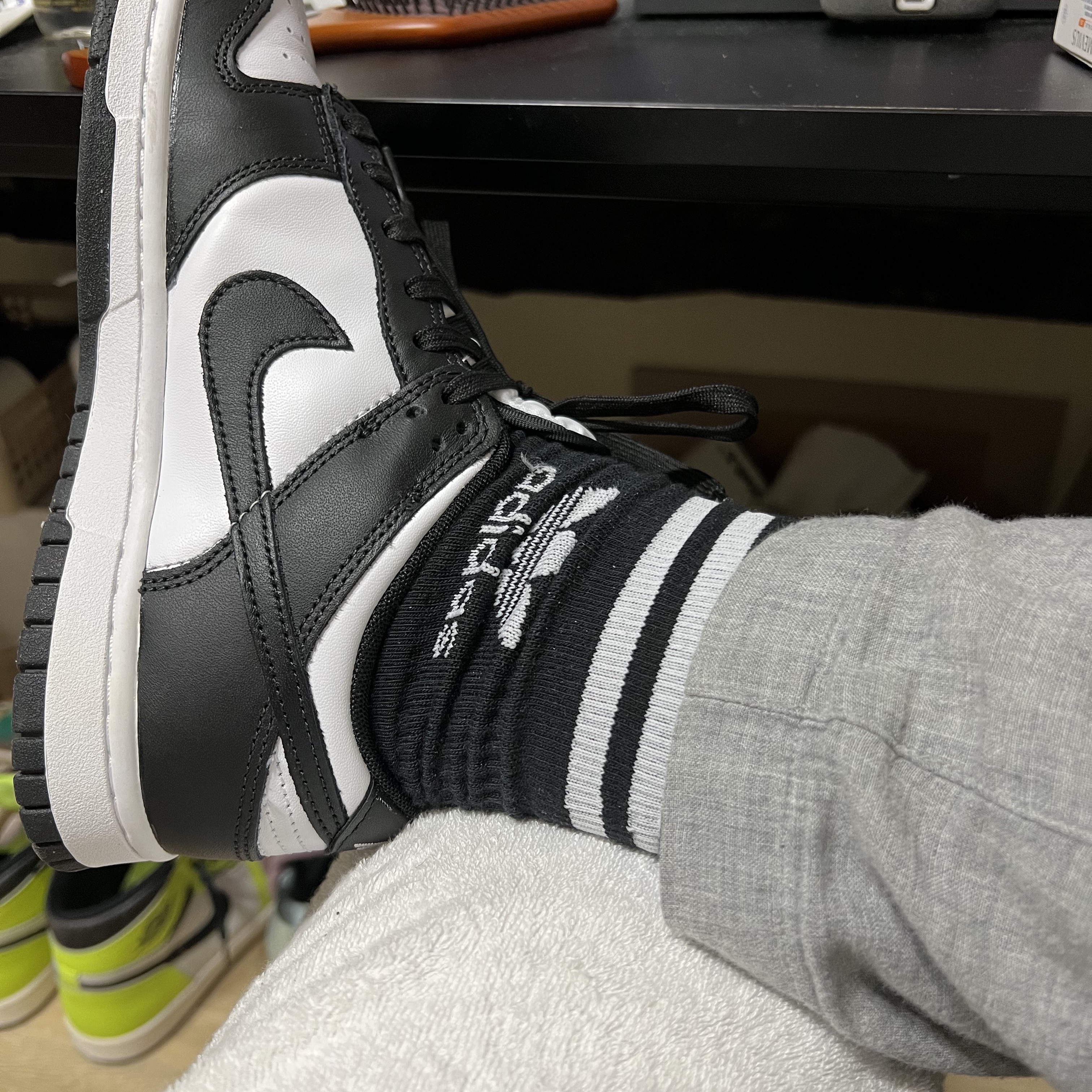 Nike Dunk Low Retro Black 착용 스타일