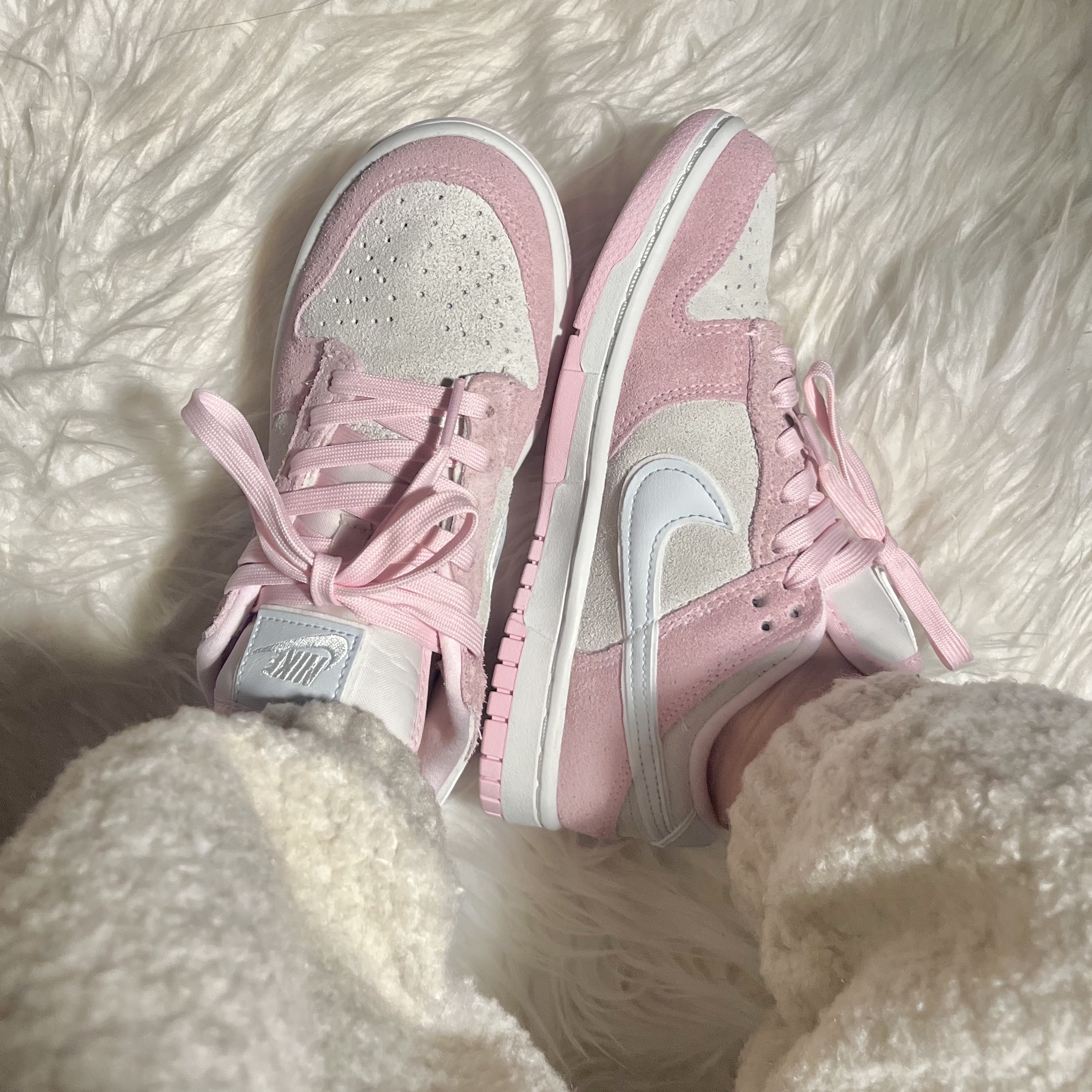 (W) Nike Dunk Low LX Pink Foam 착용 스타일 - 1