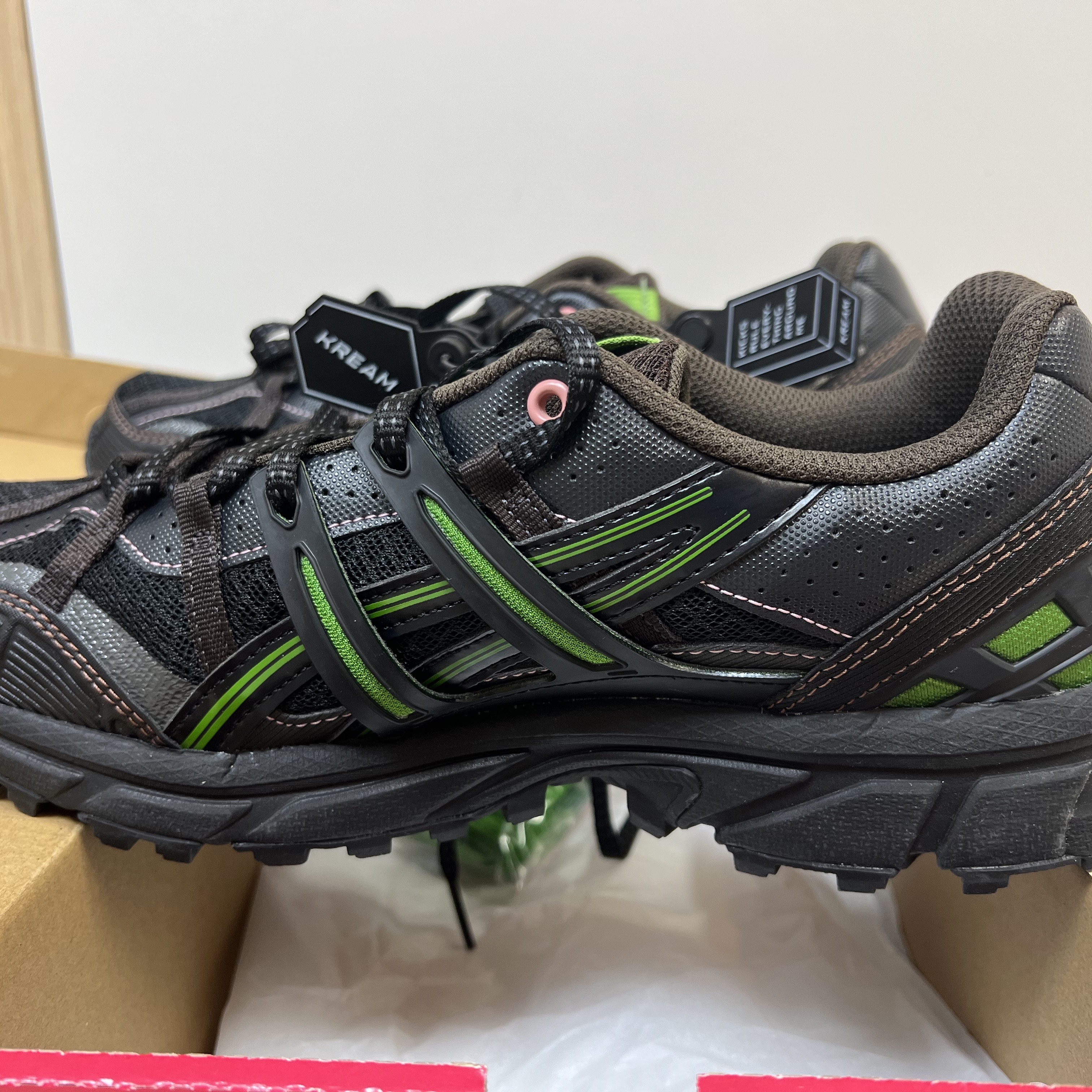Asics x Andersson Bell Gel-Sonoma 15-50 Black Green 착용 스타일 - 3