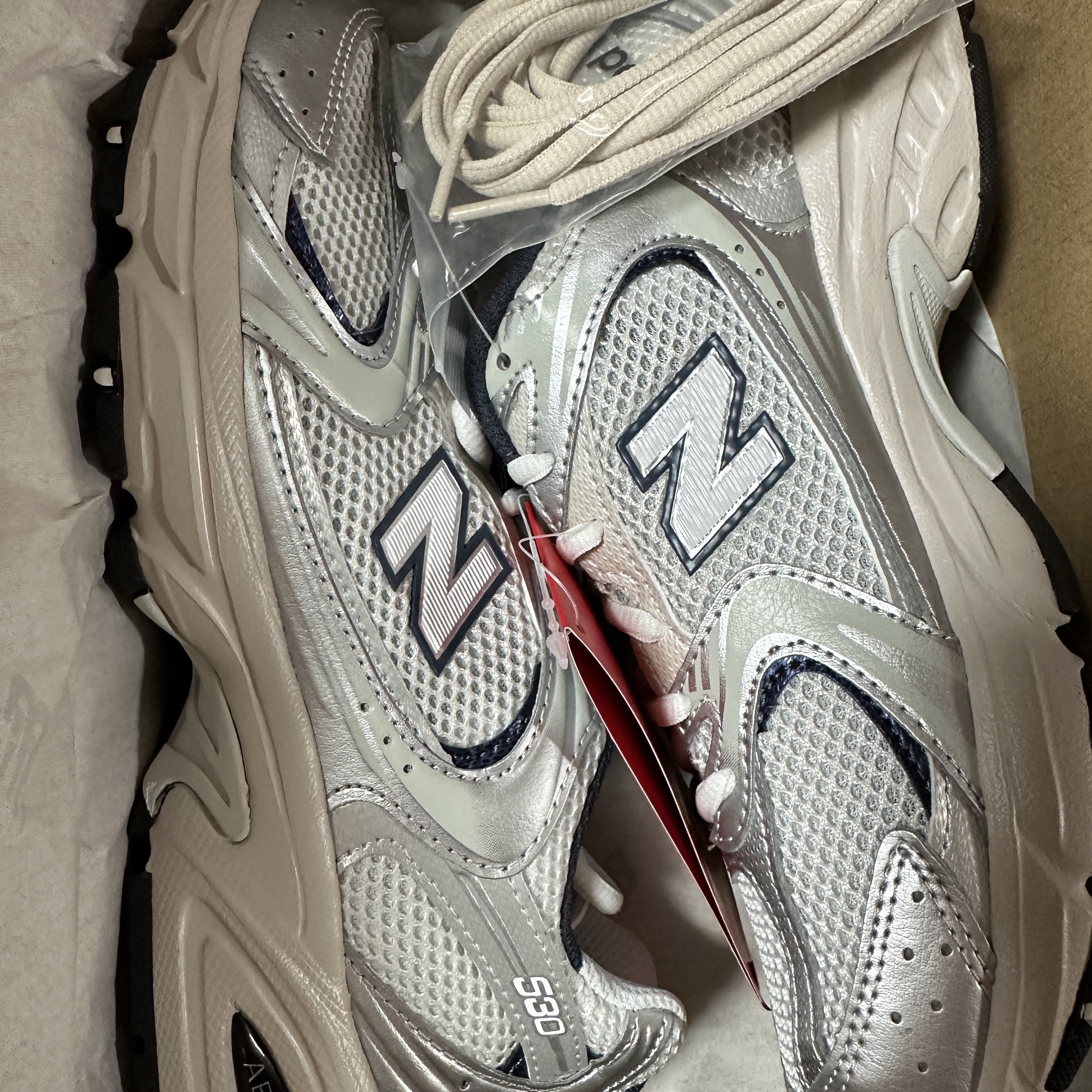New Balance 530 Steel Grey 착용 스타일