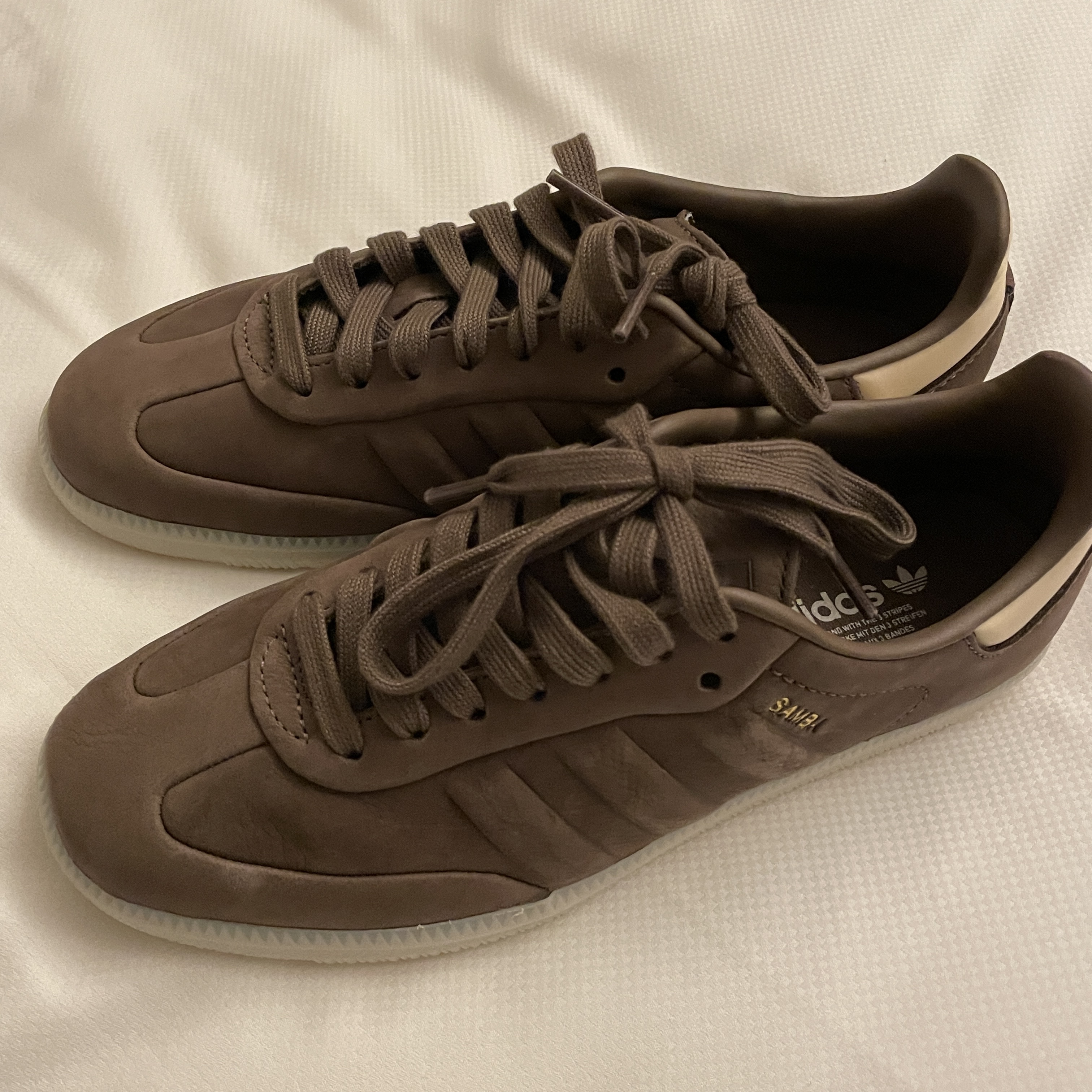 Adidas Samba Earth Strata Aluminium 착용 스타일