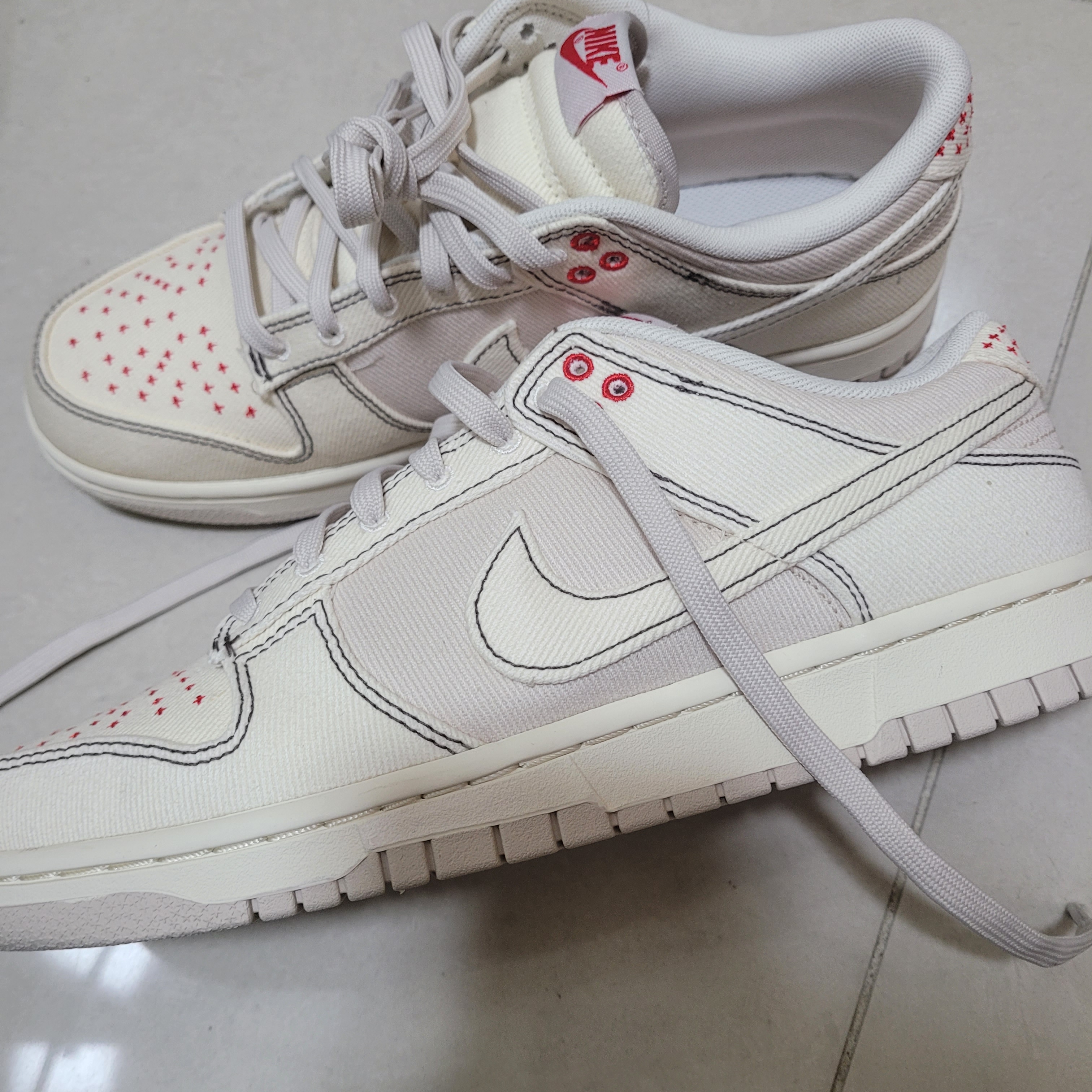 Nike Dunk Low Beige Red 착용 스타일