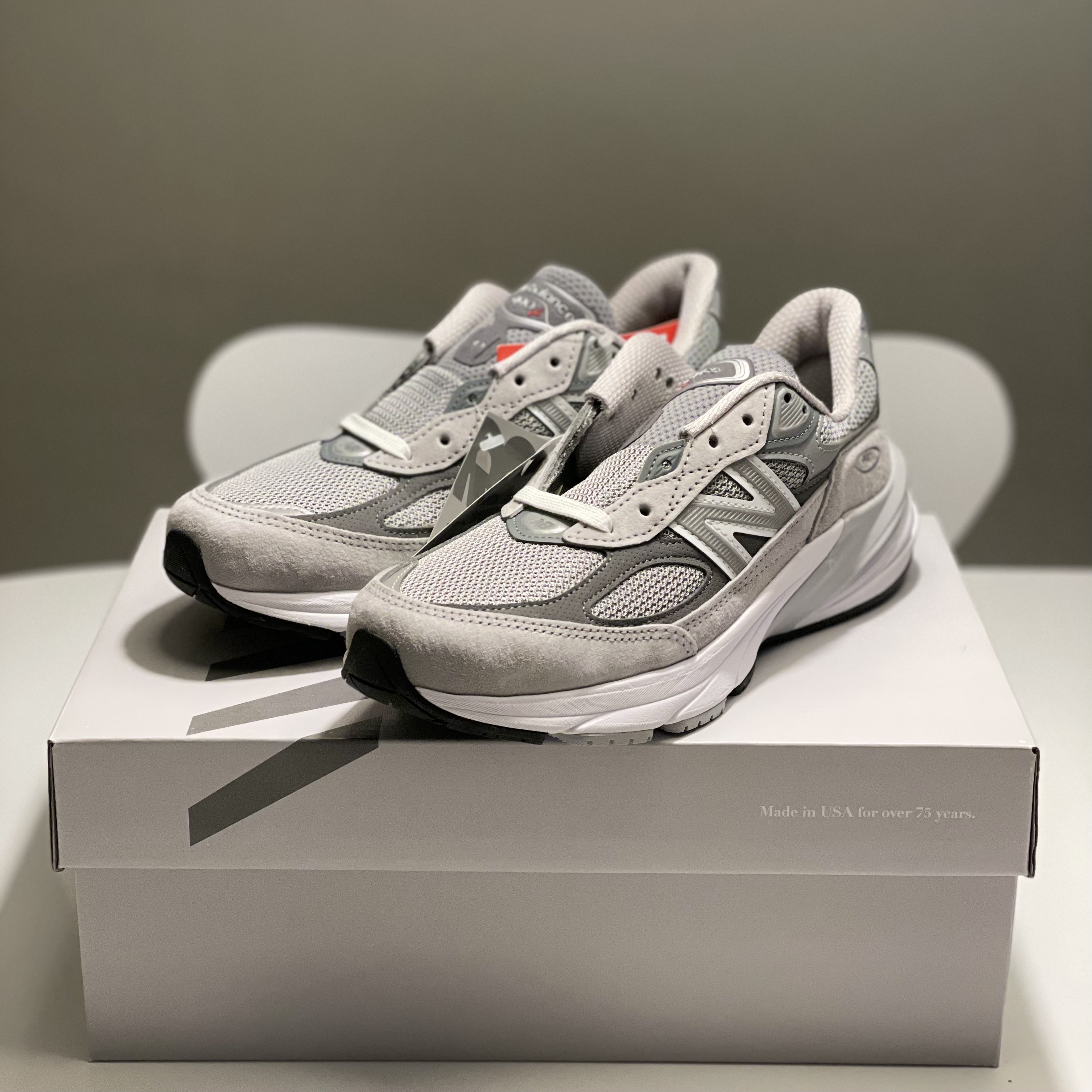 (W) New Balance 990v6 Made in USA Grey - B Standard 착용 스타일 - 4