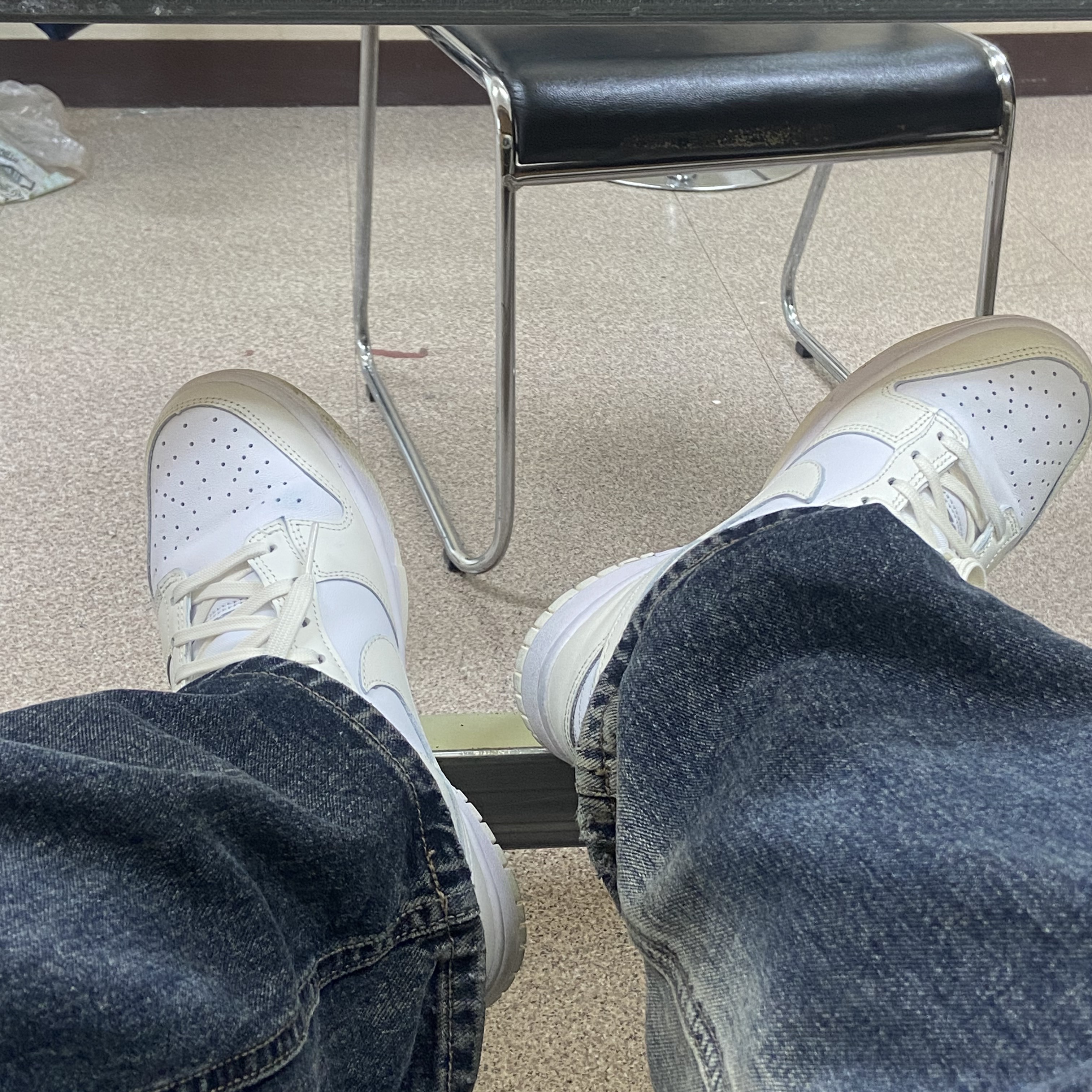(W) Nike Dunk Low White and Sail 착용 스타일