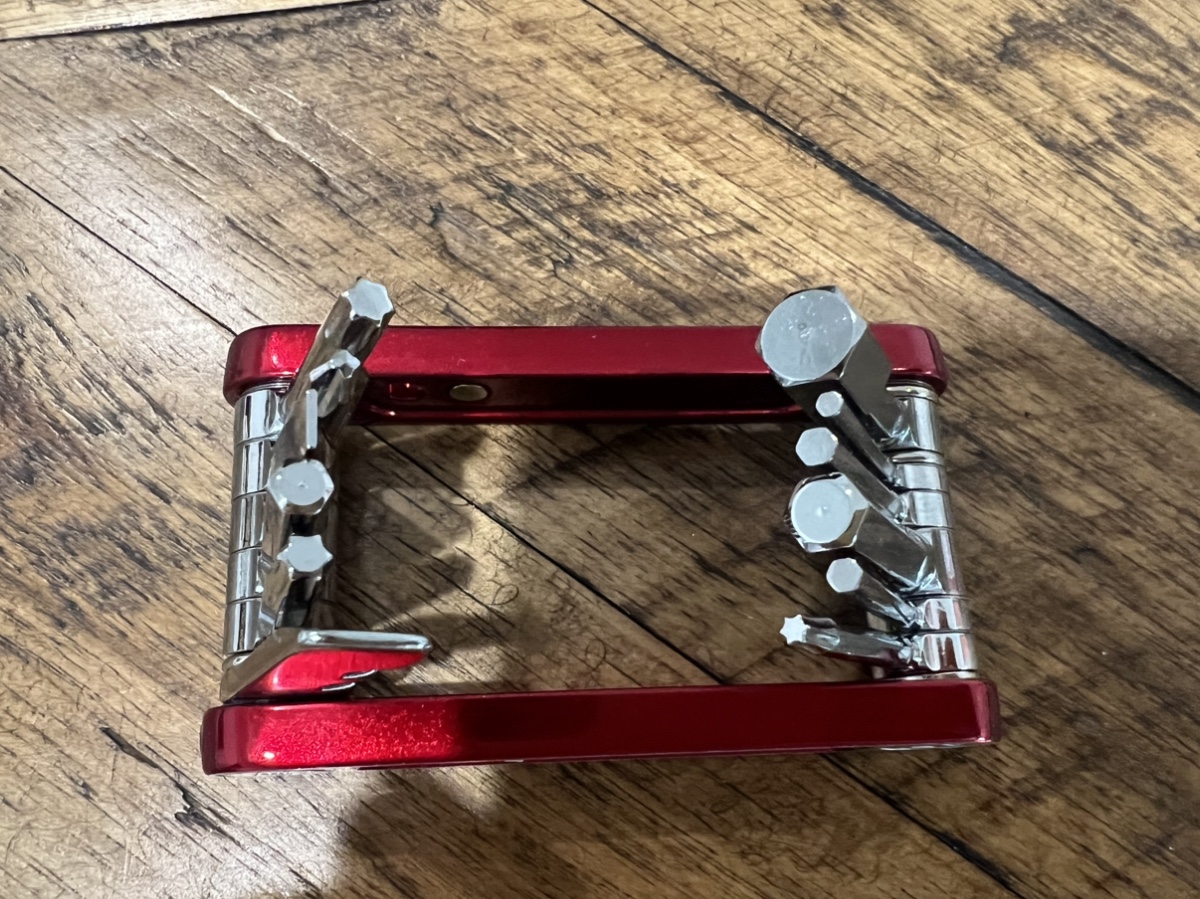 Supreme x Silca Bike Tool Red - 23SS 착용 스타일 - 3