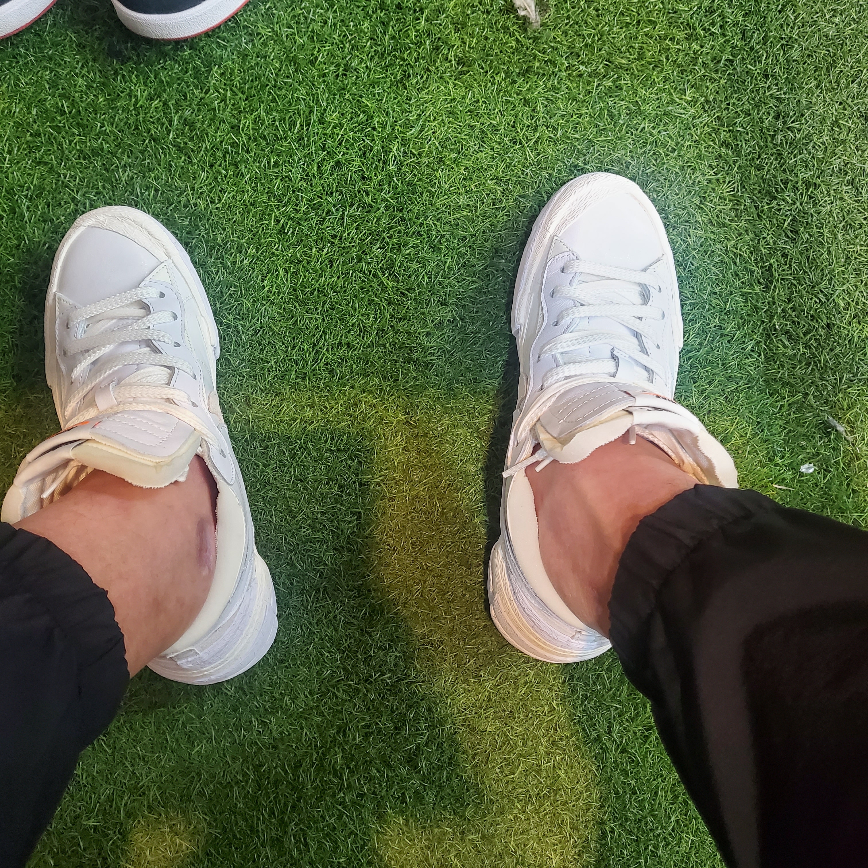 Nike x Sacai Blazer Low White Patent Leather 착용 스타일