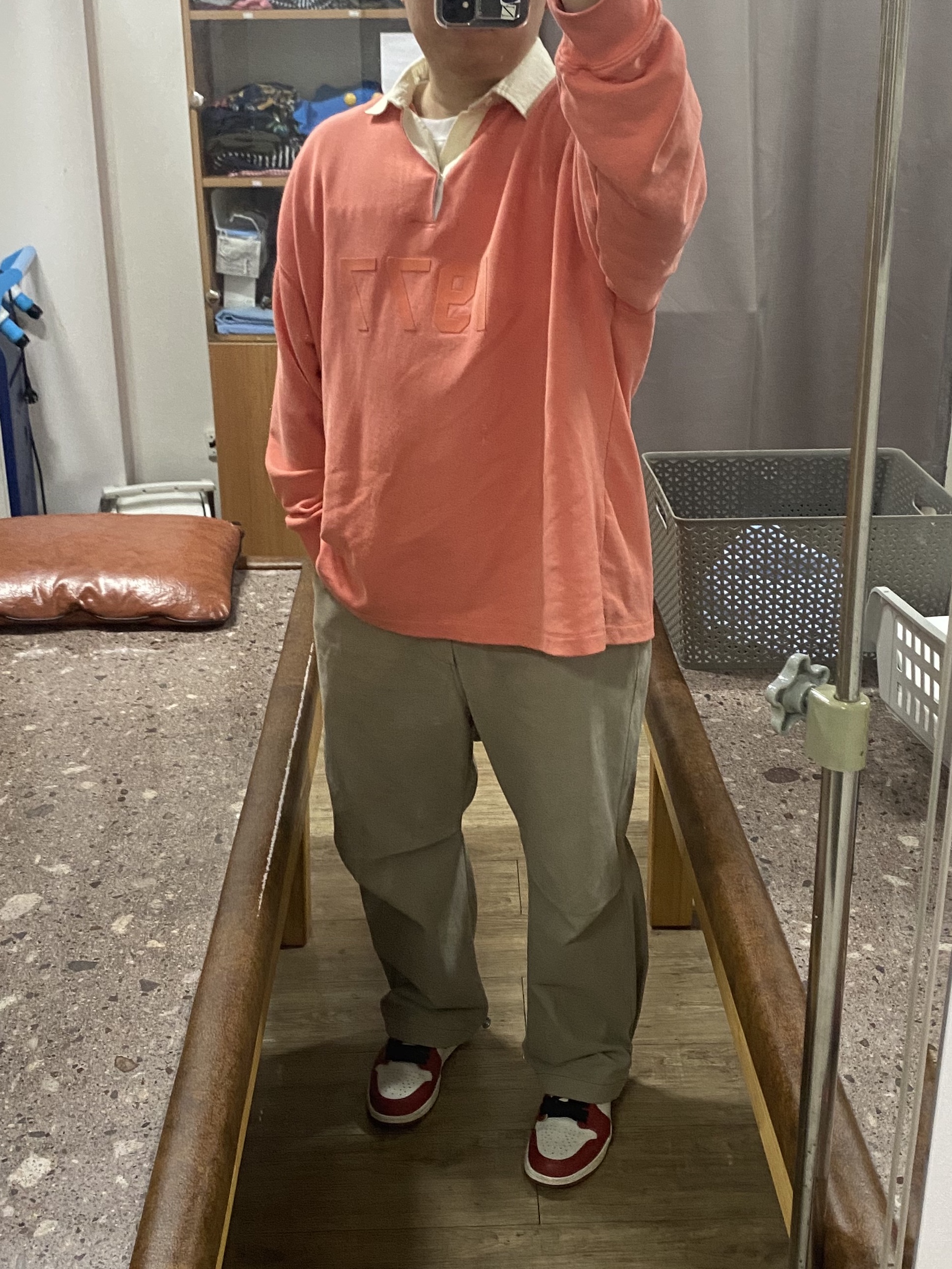 Essentials 1977 Henley Rugby Long Sleeve Polo Coral - 22FW 착용 스타일 - 3